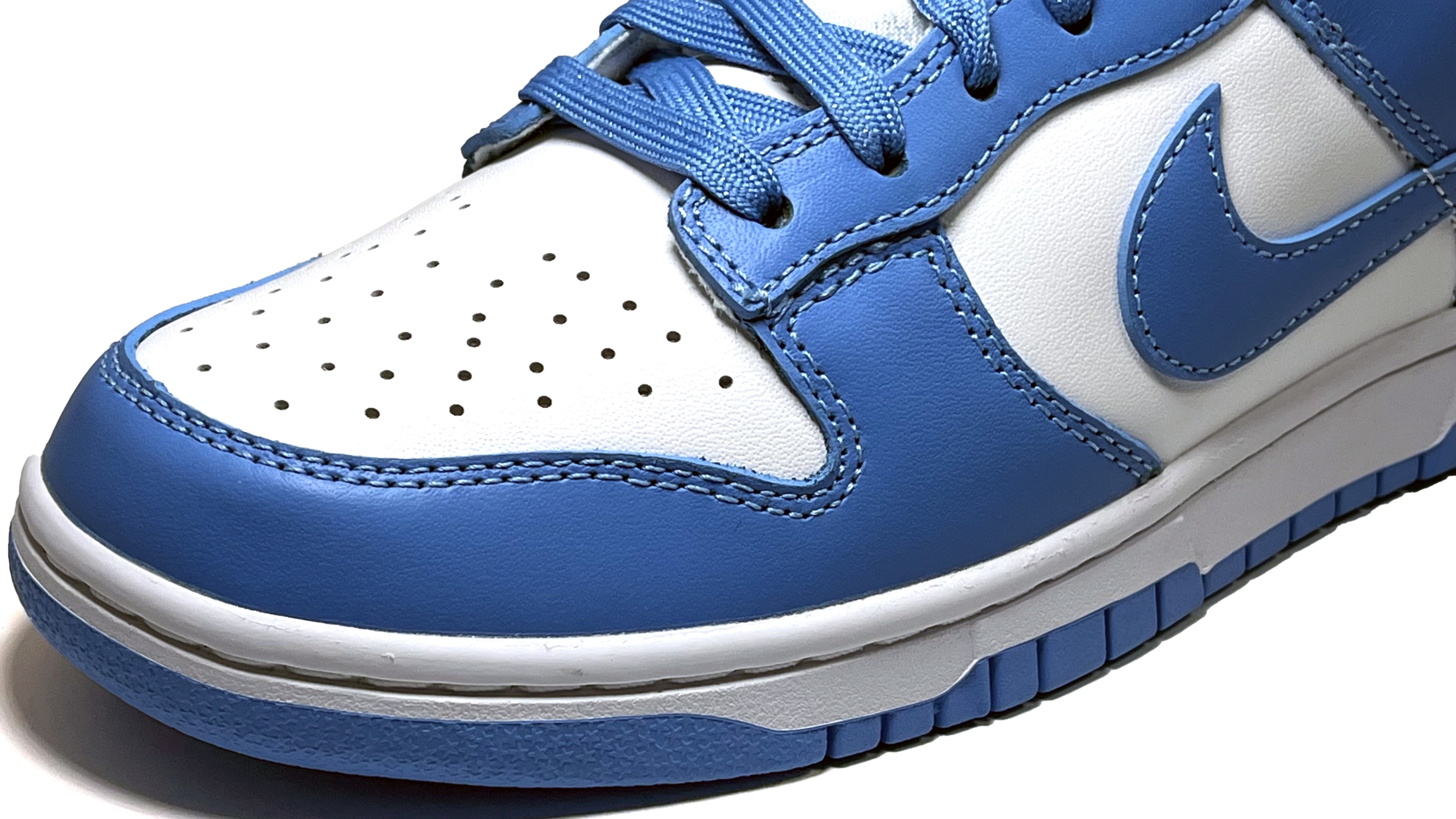 Nike Dunk Low UNC (2021)