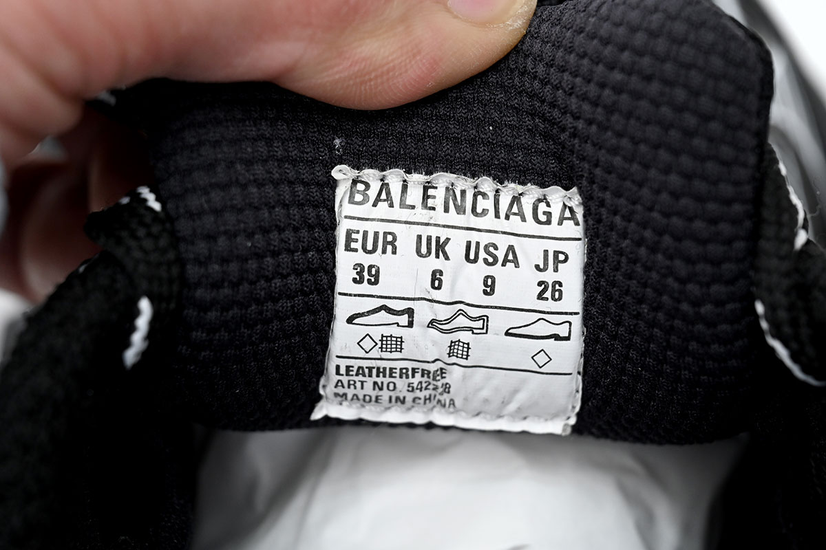 Replica Balenciaga Black And White 2,542228 W2RB8 0102