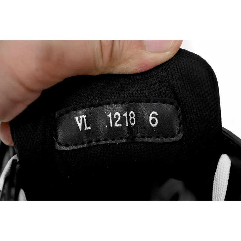 Replica Louis Vuitton Trainer All Black Embossing,1AARER