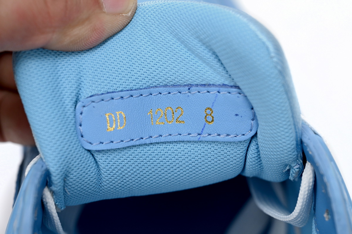 Replica Louis Vuitton Trainer All Blue Embossing,1AARFG