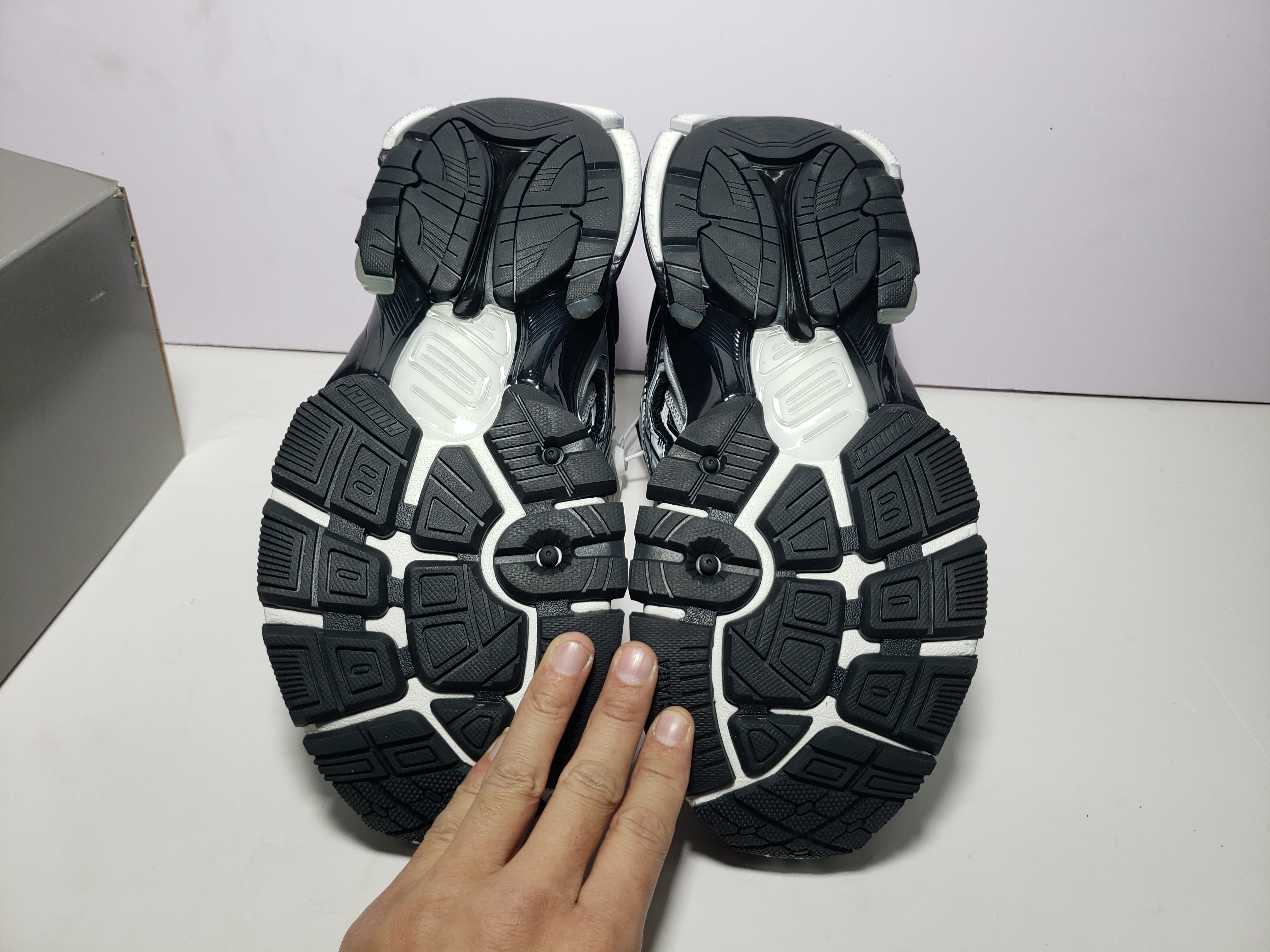 PKGoden Balenciaga Runner Black White