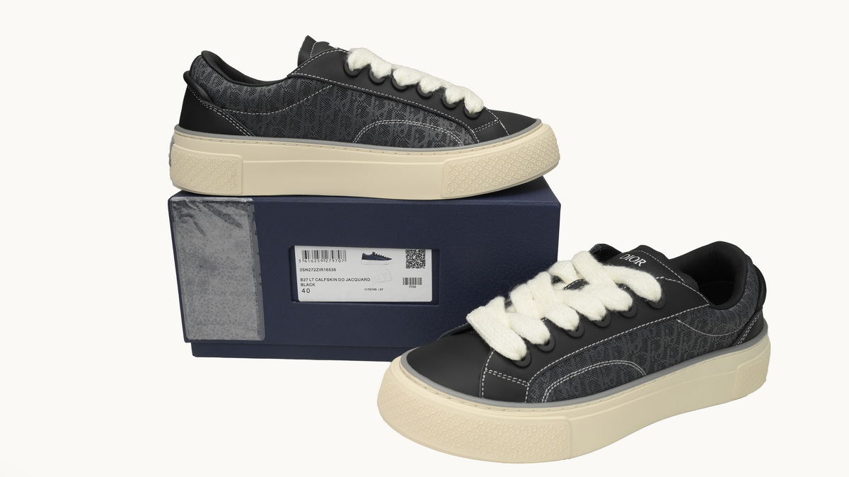 Replica Dior B33 Sneaker Black Smooth Calfskin Oblique Raised Embroidery (Numbered),  3SN303ZYQ_H900