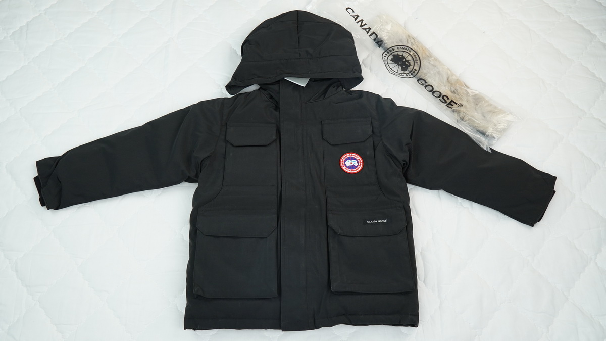 CANADA GOOSE Black Down Jacket