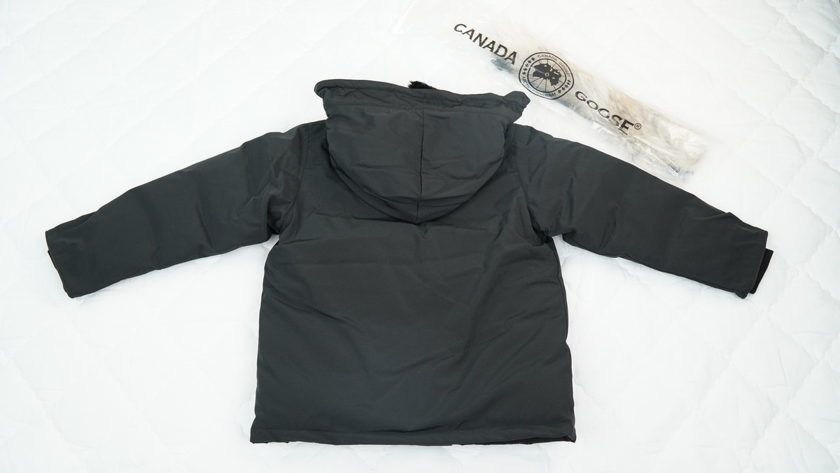 CANADA GOOSE Black Down Jacket