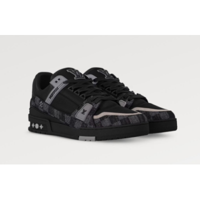 Replica Louis Vuitton Trainer Black White 01