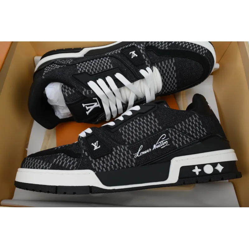 LOUIS VUITTON Trainer Black