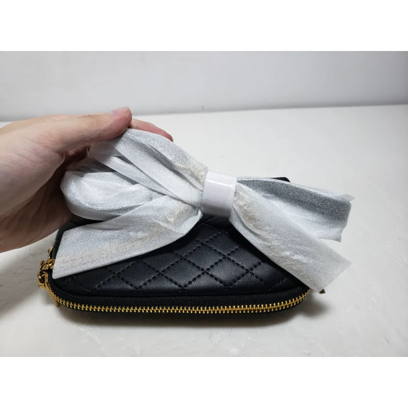 Gaby zipped pouch in quilted lambskin