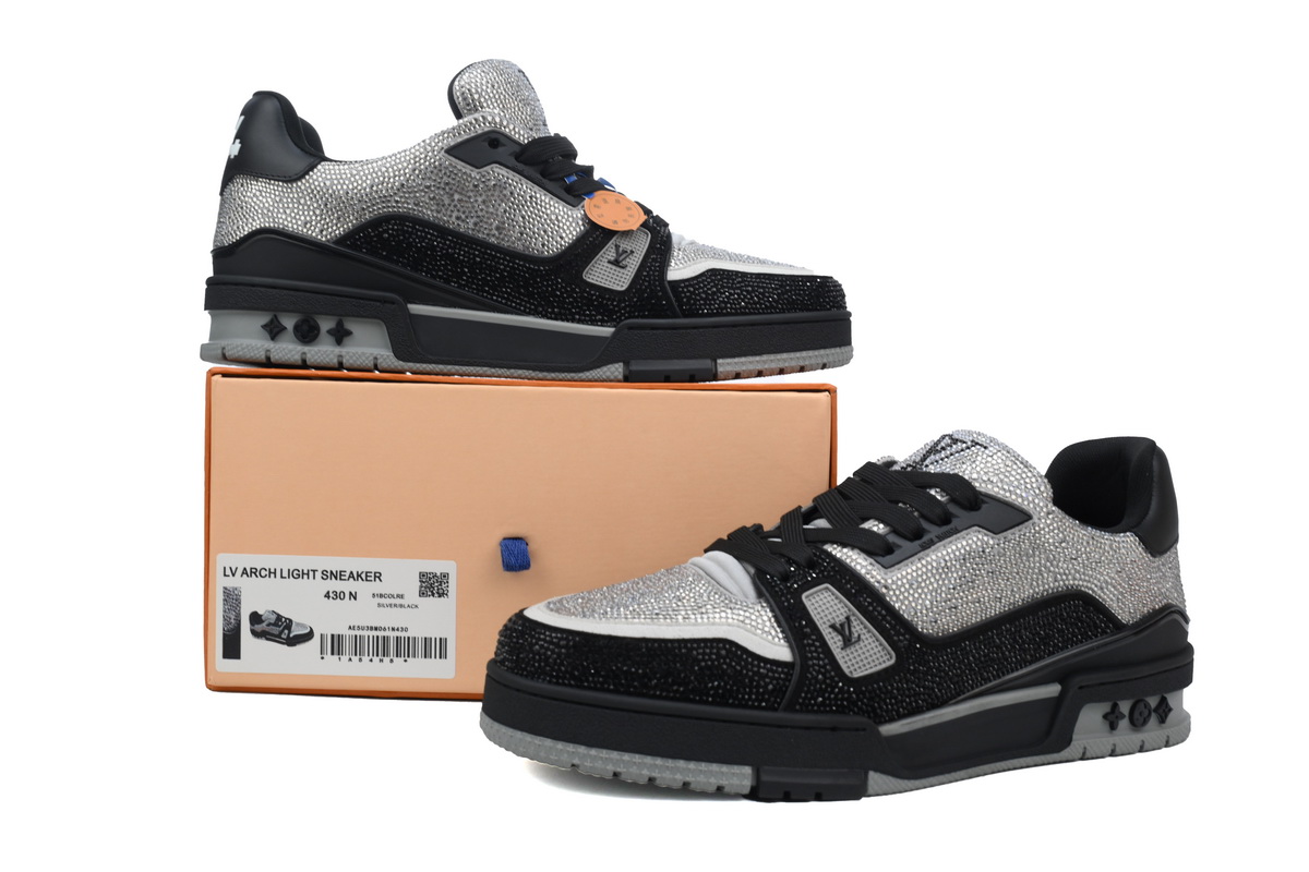 LOUIS VUITTON Trainer Black Silver diamond