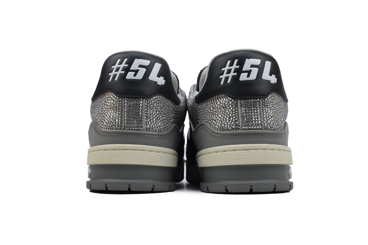 LOUIS VUITTON Trainer Grey Black diamond