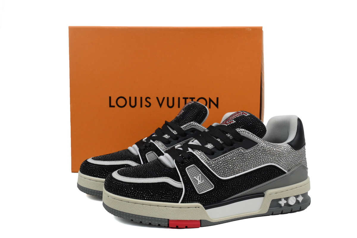 LOUIS VUITTON Trainer Grey Black diamond