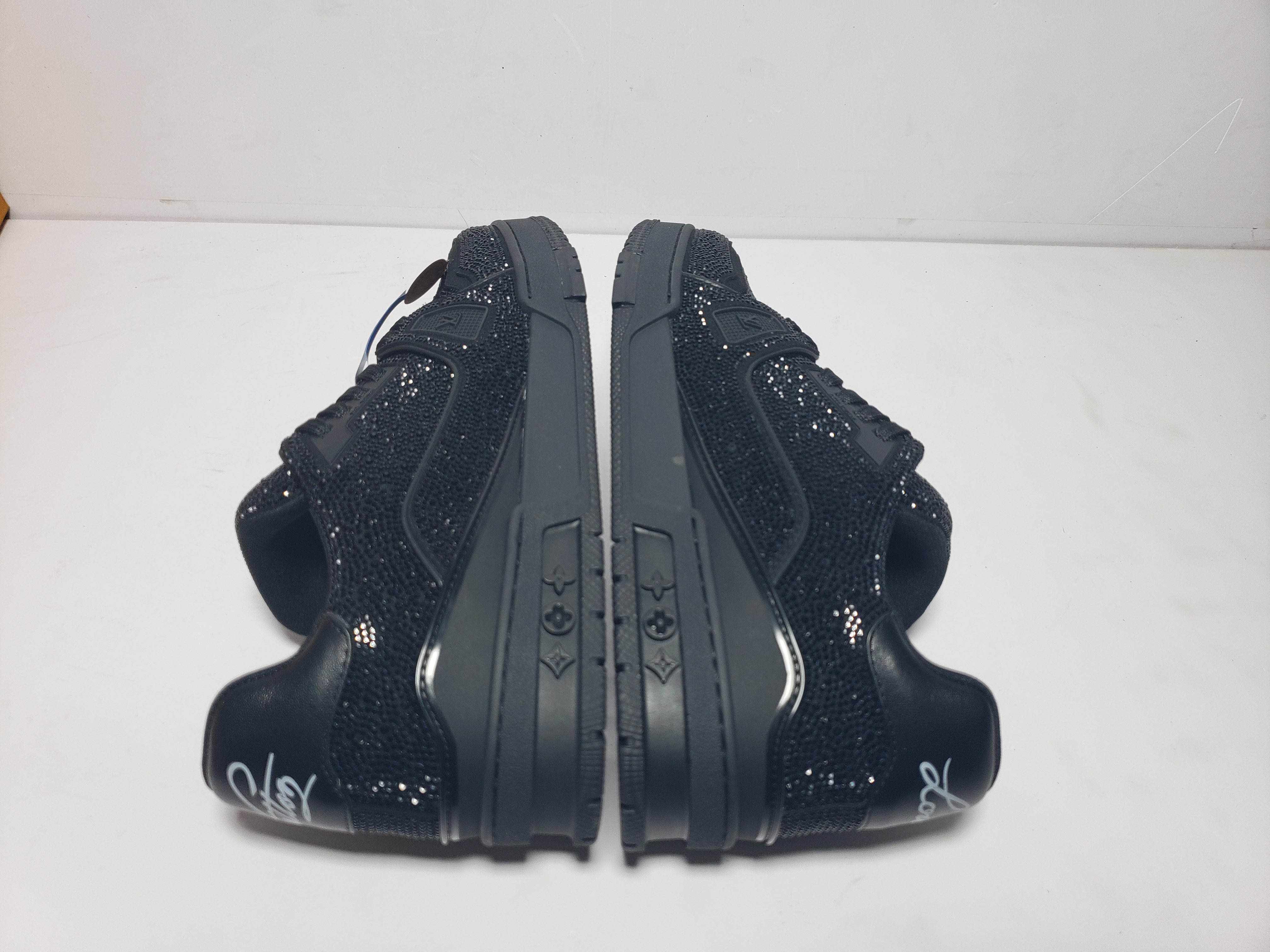 LOUIS VUITTON Trainer All black Diamond