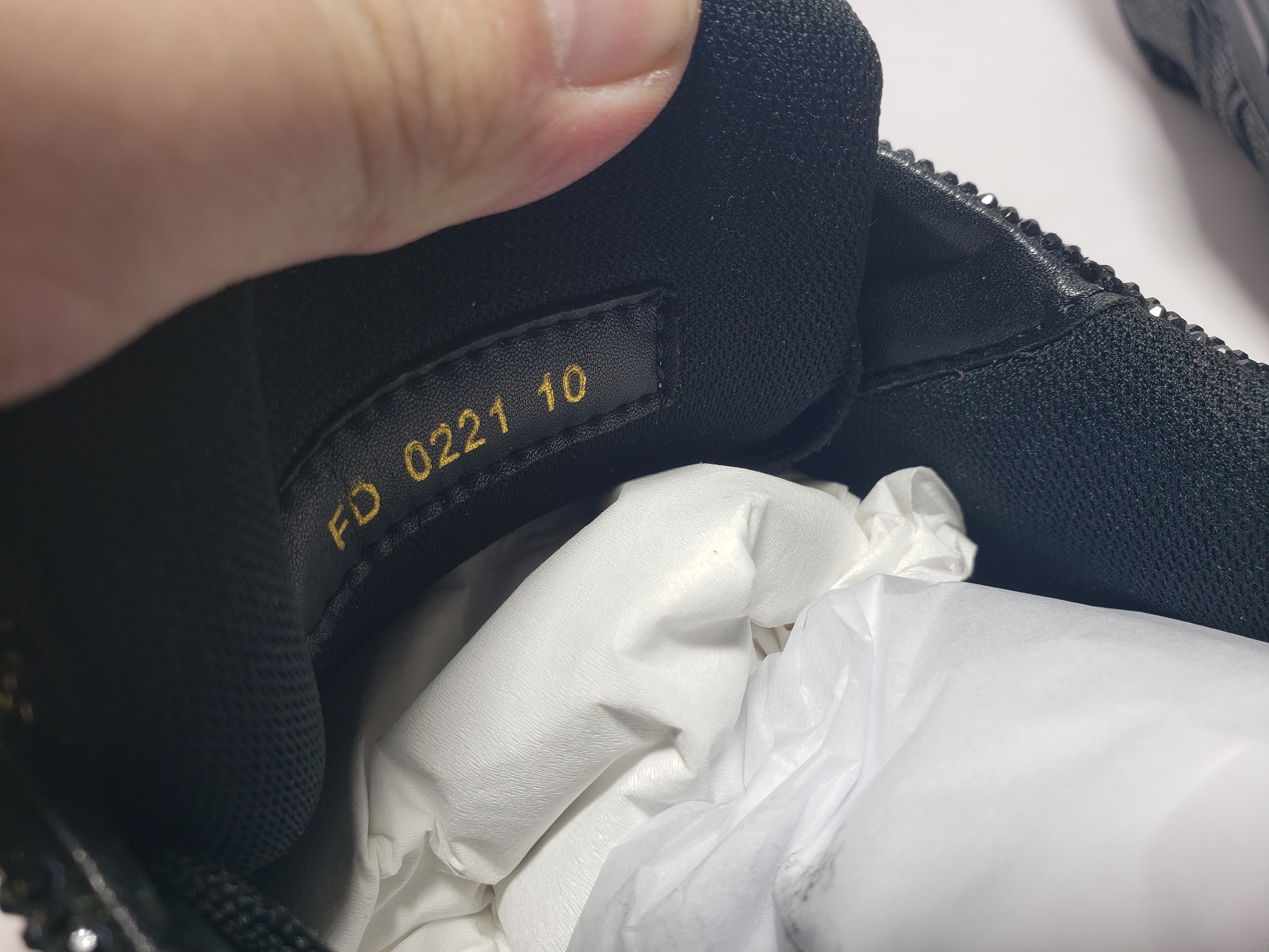 LOUIS VUITTON Trainer All black Diamond