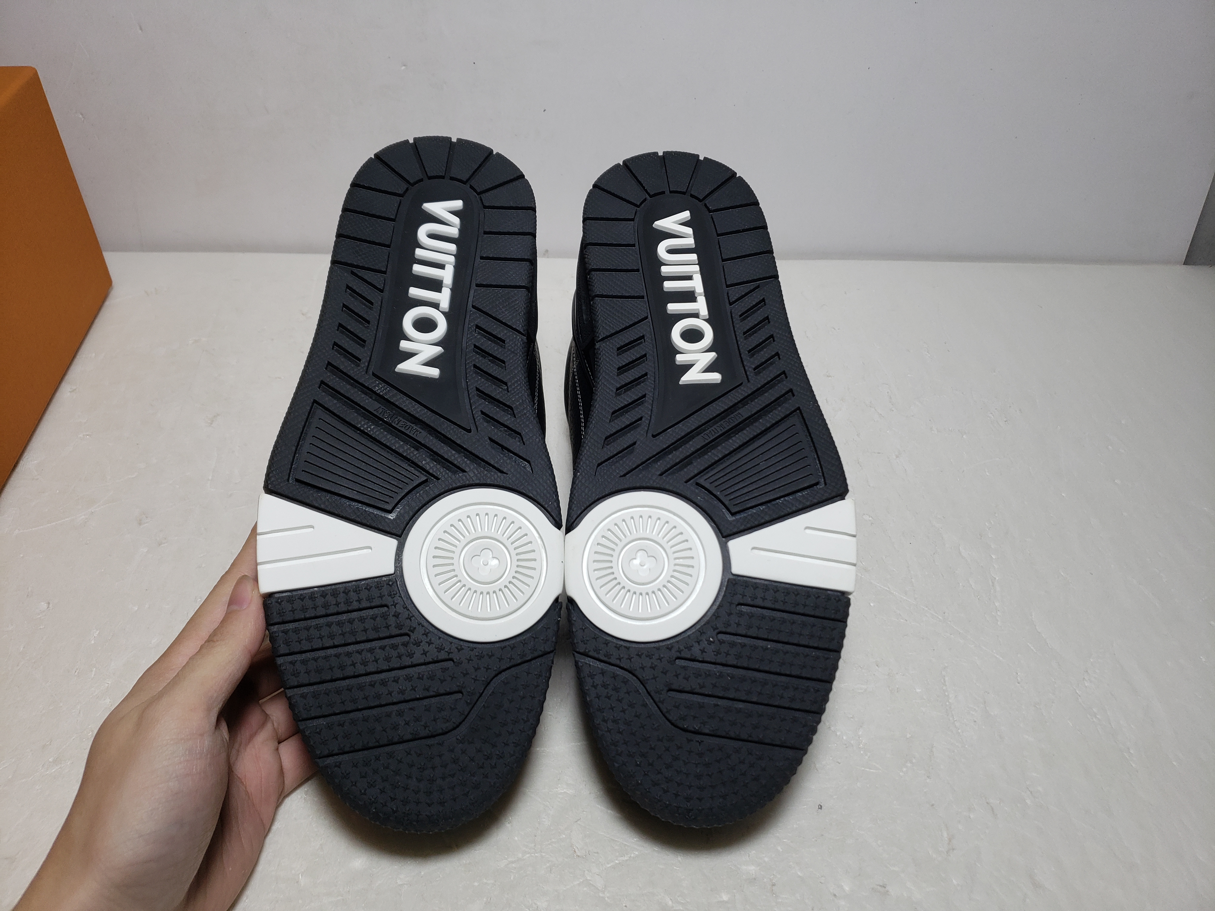 Replica Louis Vuitton Skate Black