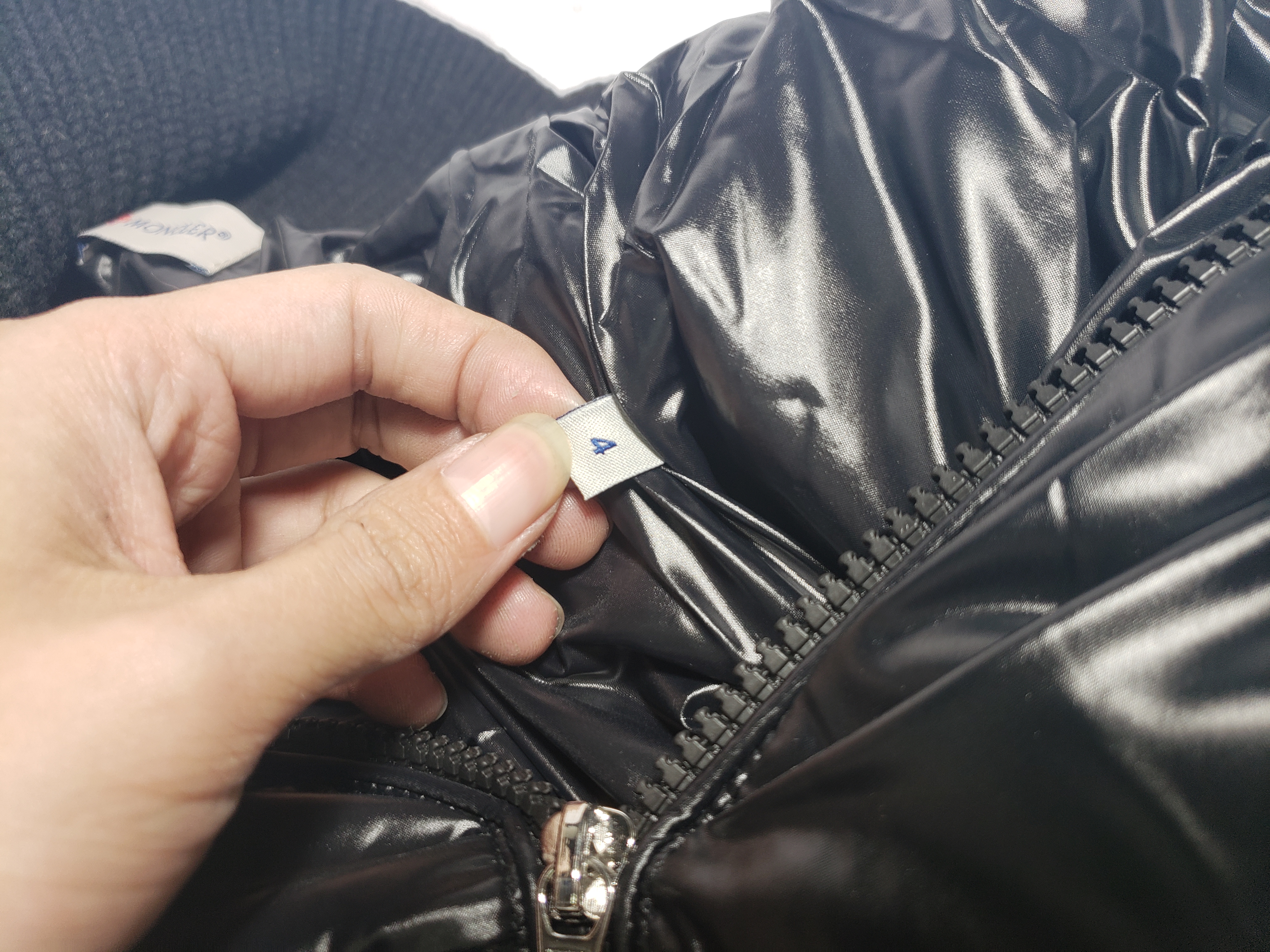 Moncler -Wool down jacket black