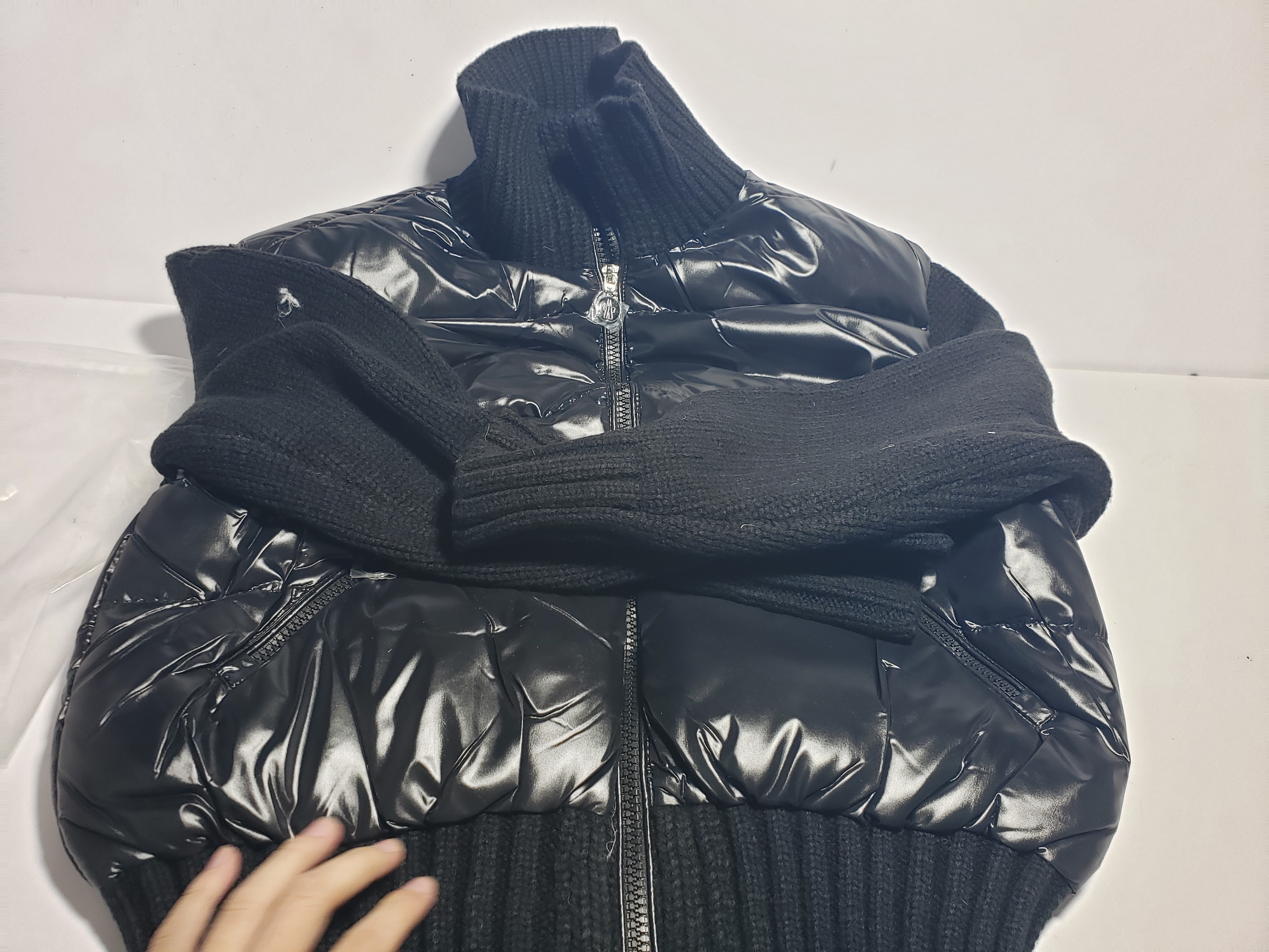 Moncler -Wool down jacket black
