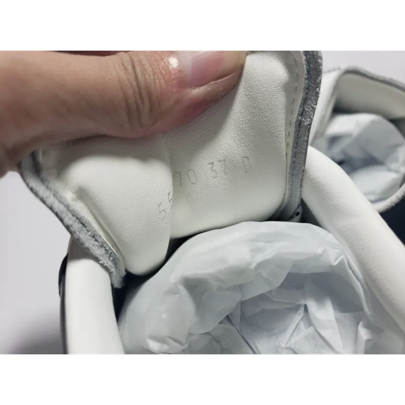 Replica Alexander McQueen Sneaker Dlack Skin