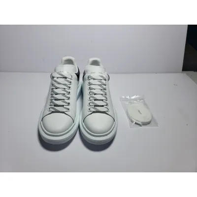 Replica Alexander McQueen Sneaker Dlack Skin 02