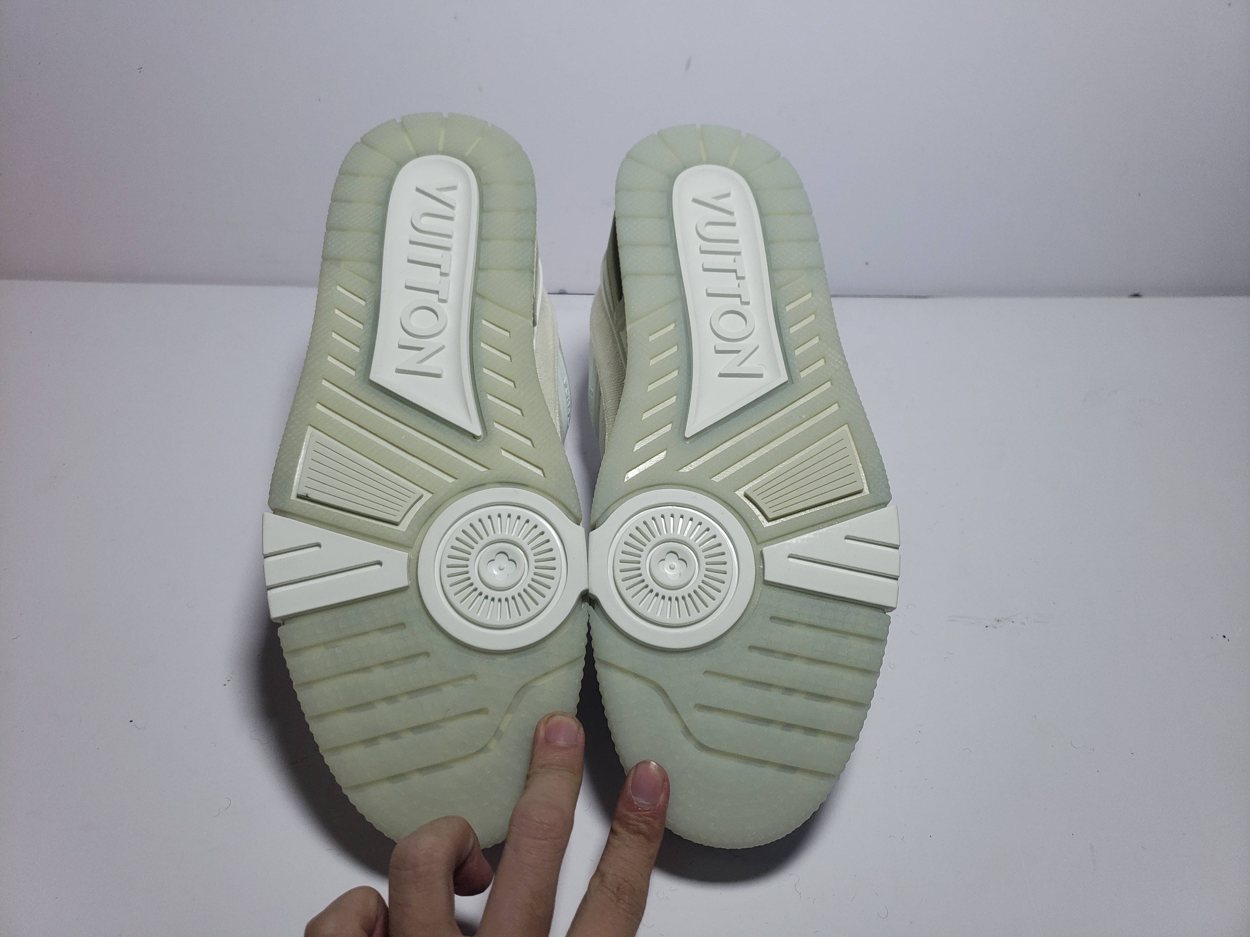 PKGoden Louis Vuitton Trainer White Denim,MS0241