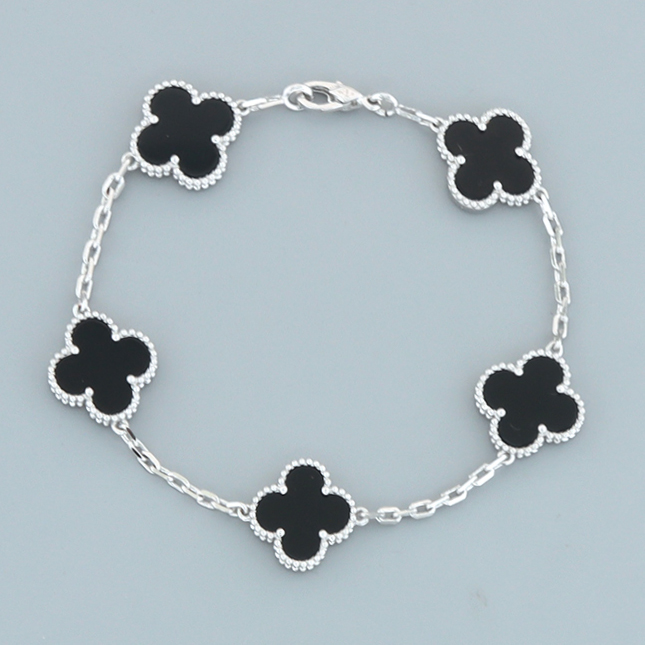 Van Cleef & Arpels four-leaf clover black agate five-flower bracelet