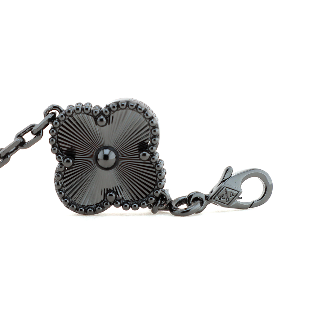 Van Cleef & Arpels four-leaf clover laser five-flower bracelet black