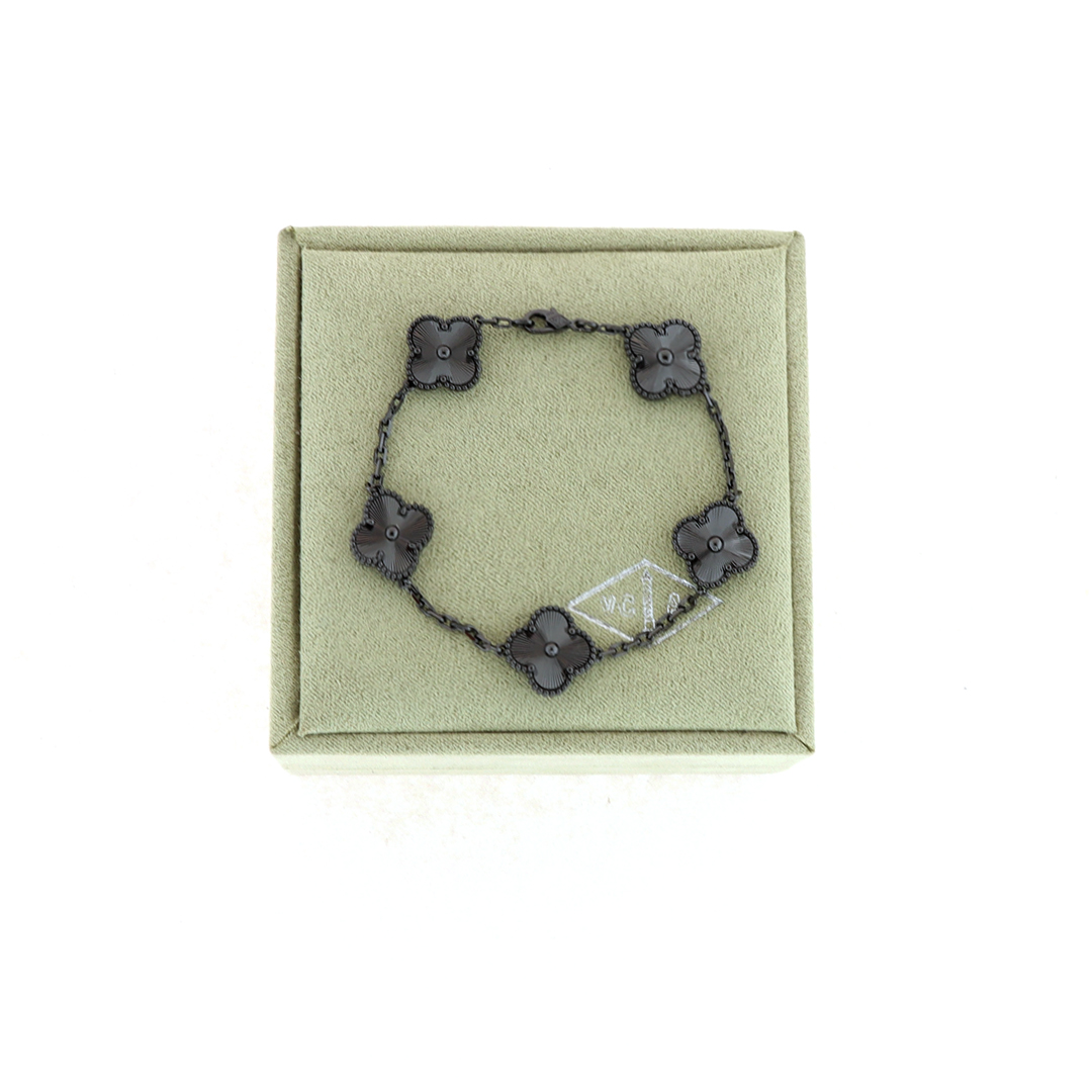 Van Cleef & Arpels four-leaf clover laser five-flower bracelet black