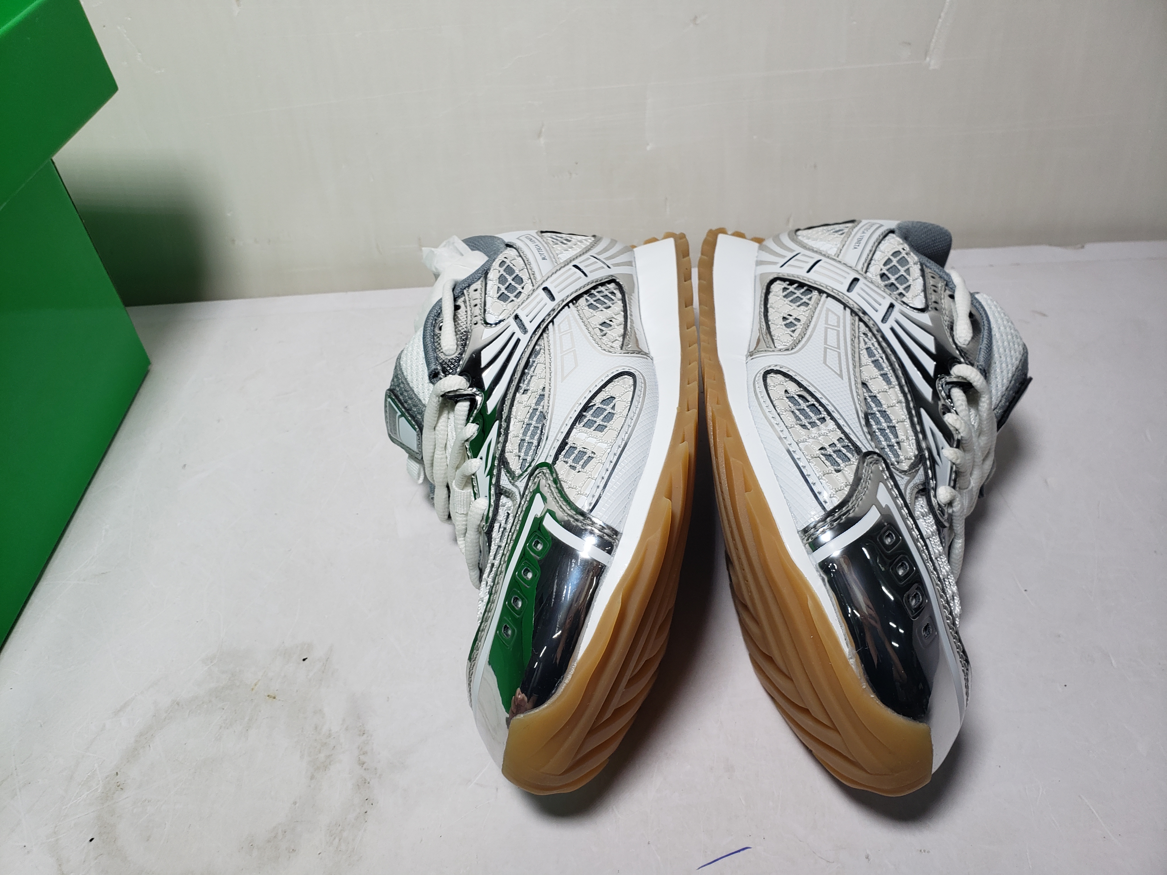 LJR Bottega Veneta Orbit low cut casual running shoes Silver