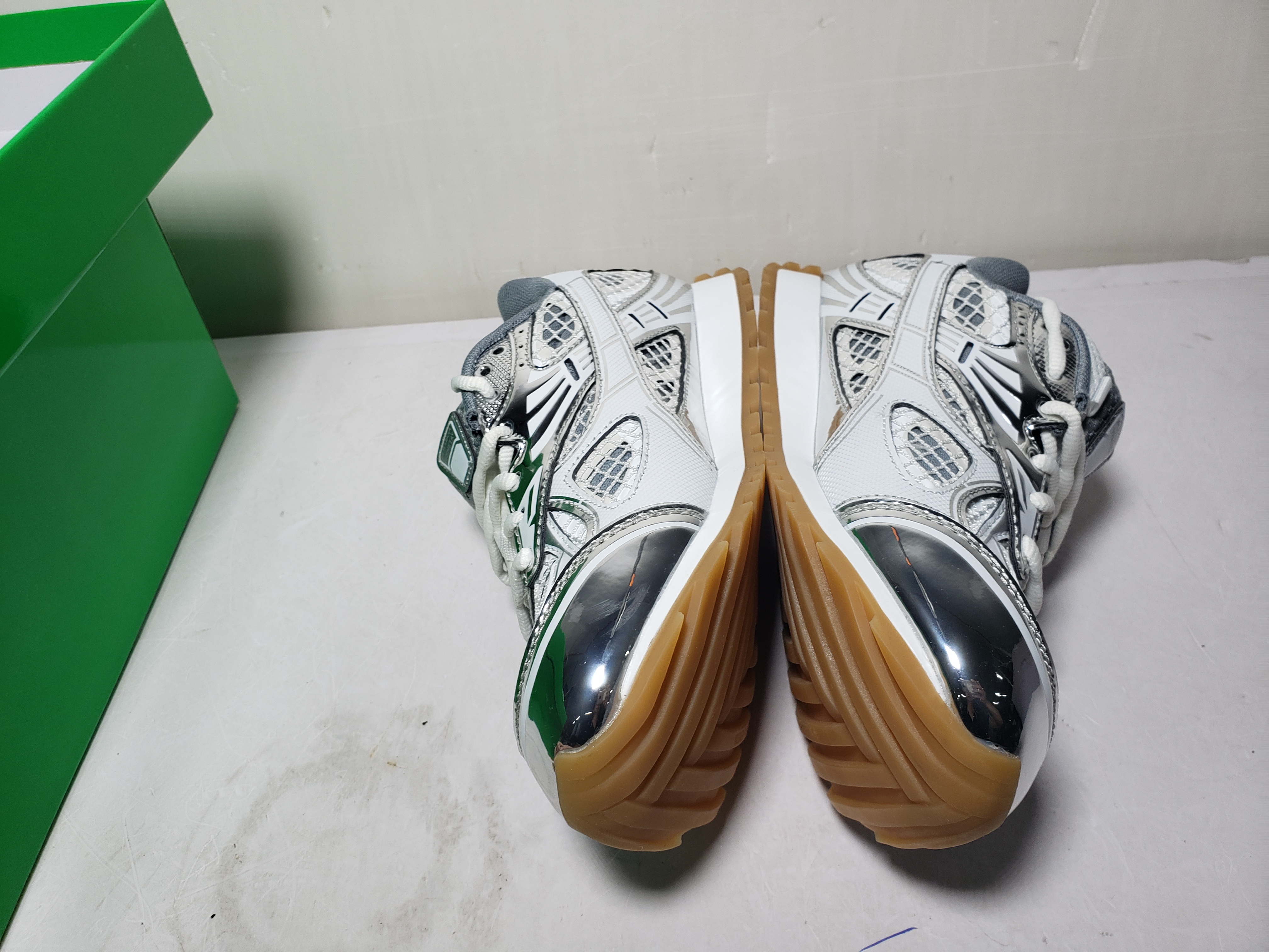 LJR Bottega Veneta Orbit low cut casual running shoes Silver
