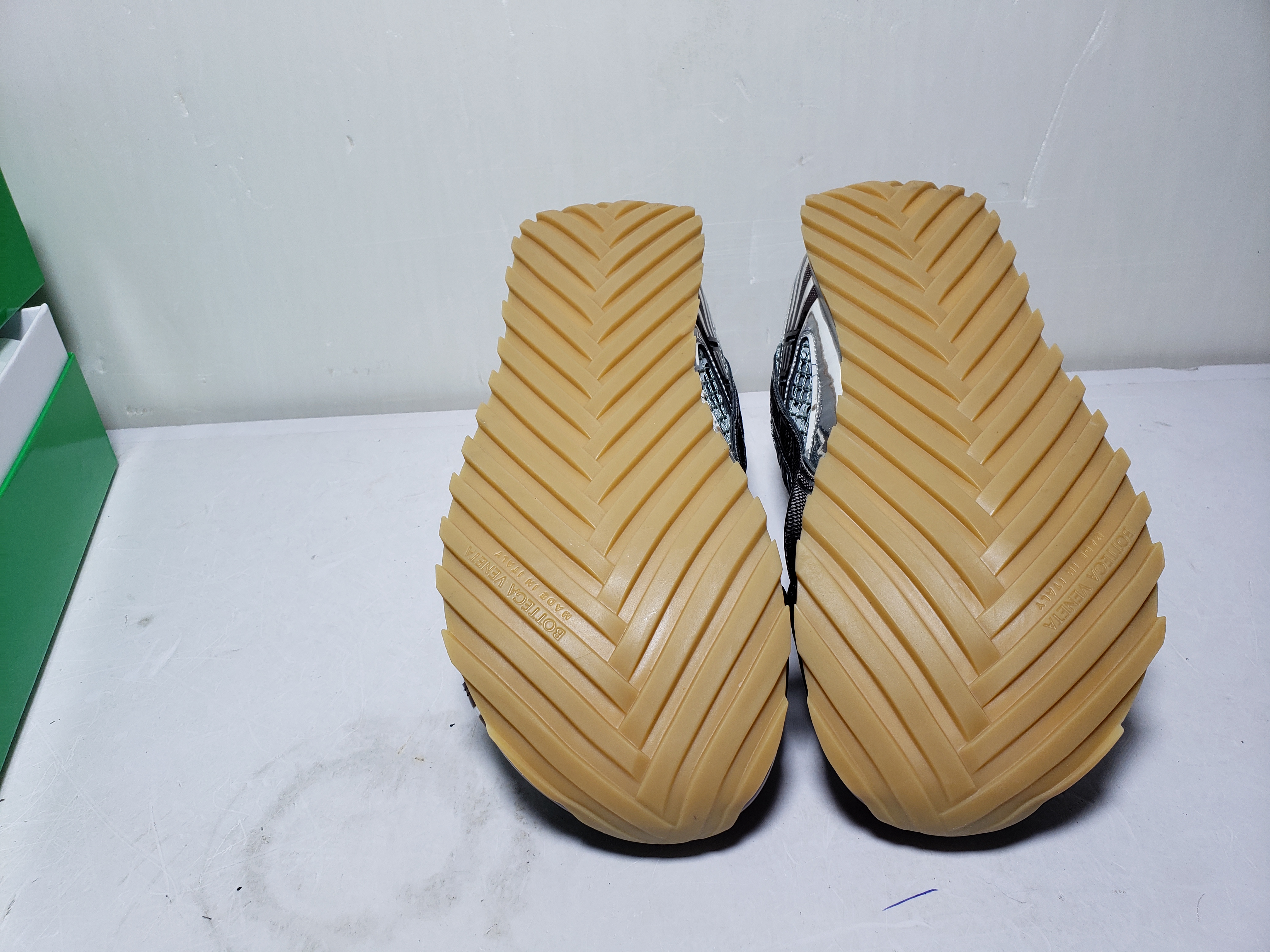 LJR Bottega Veneta Orbit low cut casual running shoes Wine Red