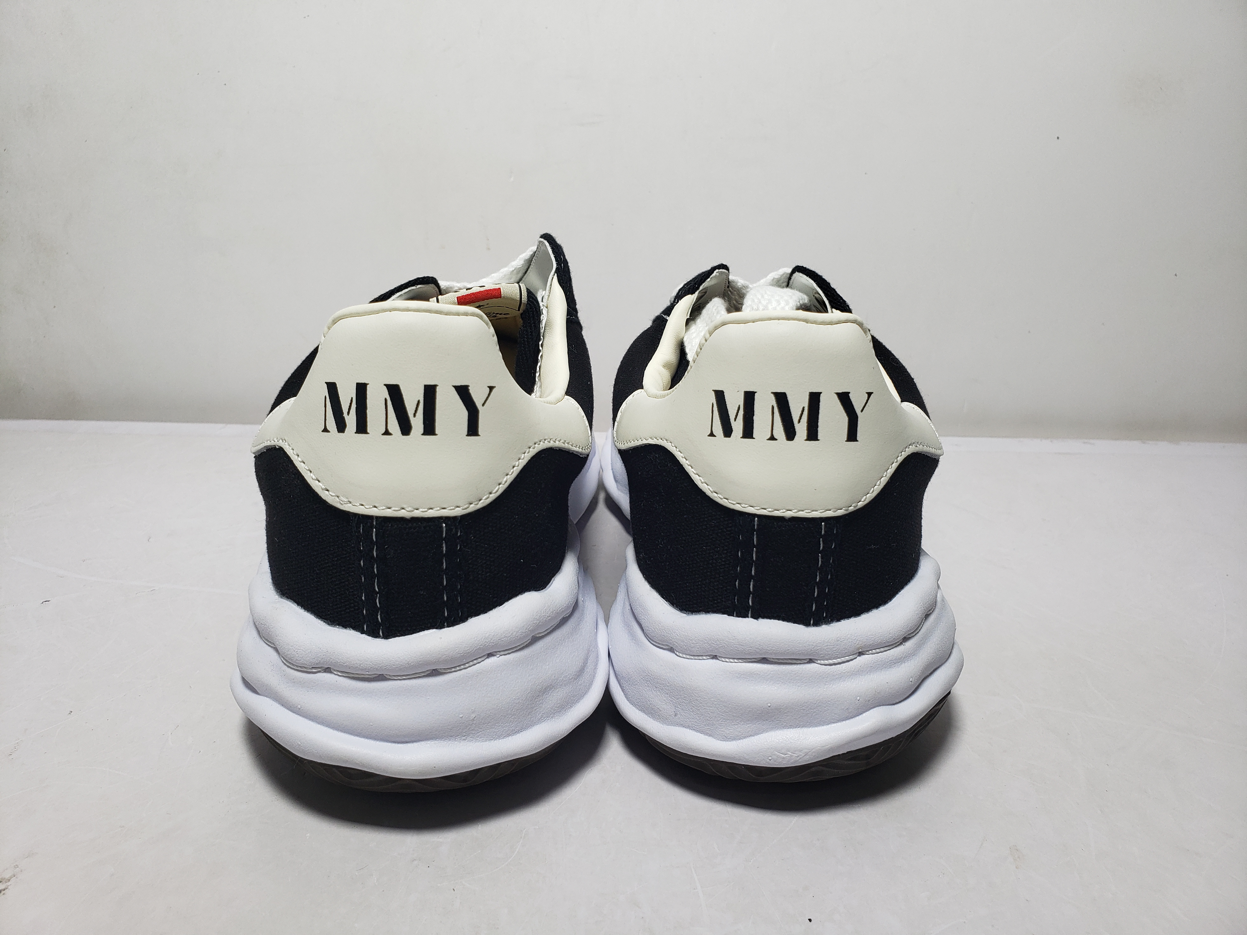 Replica MIHARA YASUHIRO Black And White,NO.703