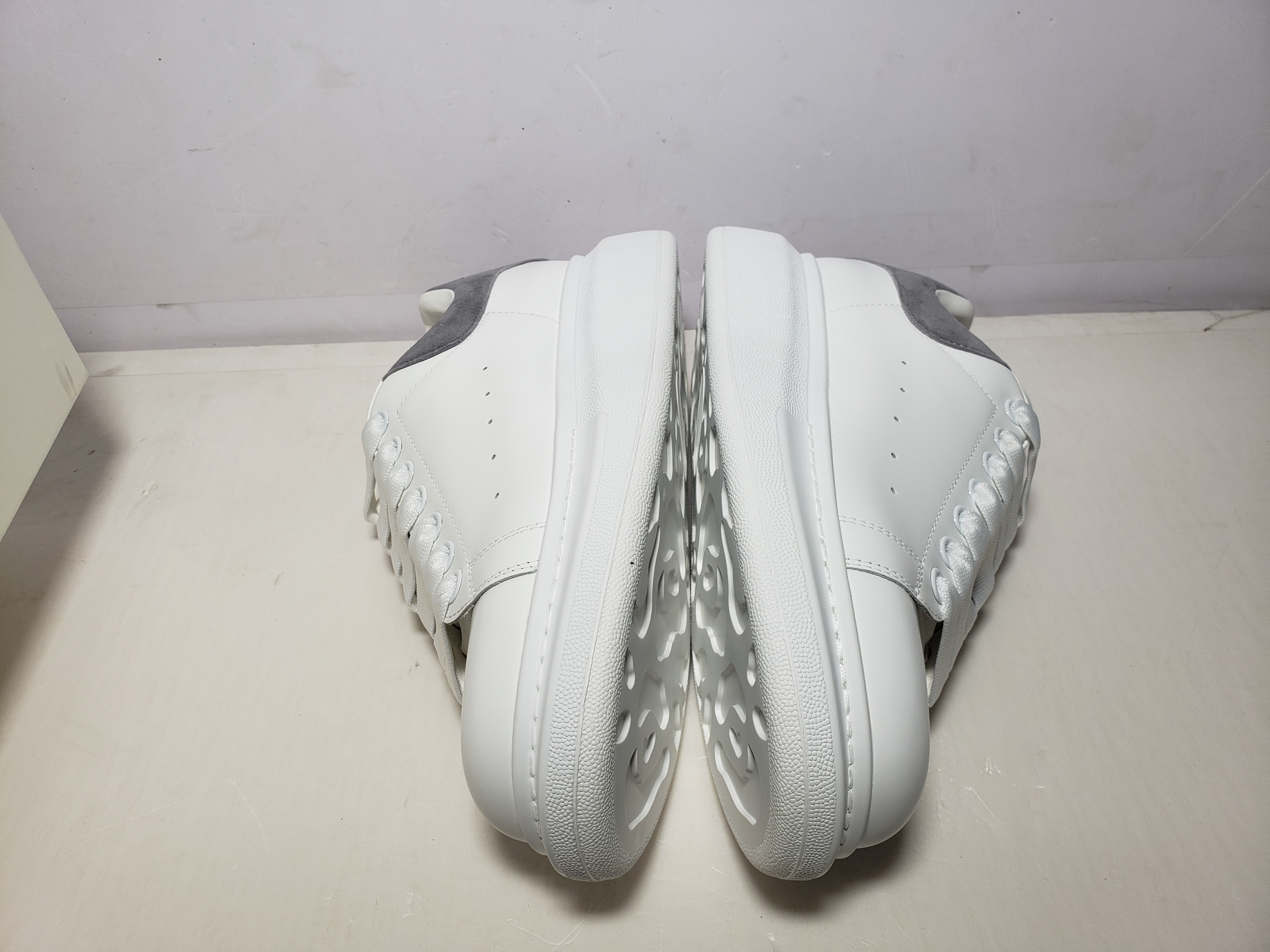 Replica Alexander McQueen Sneaker Cloud White