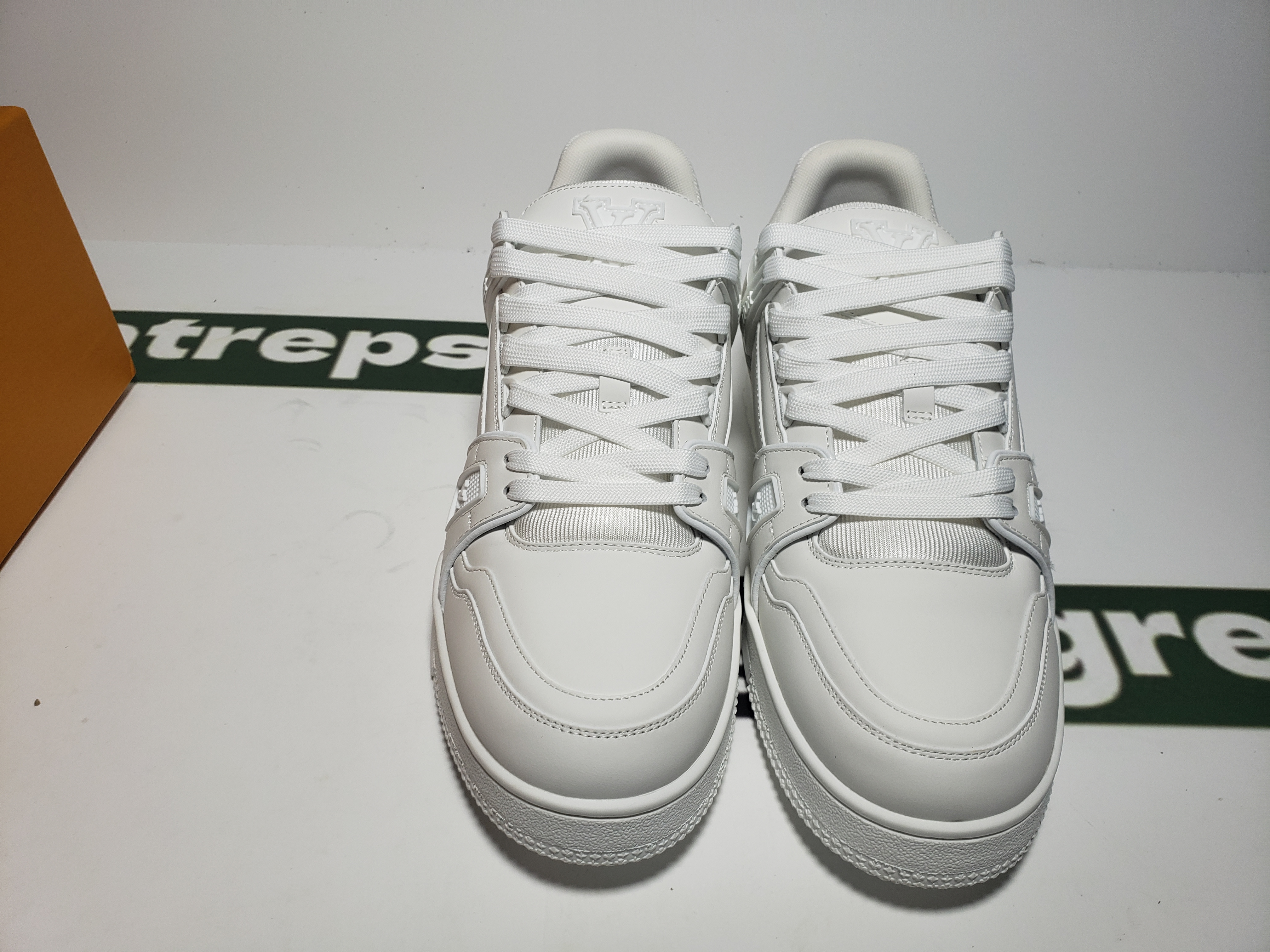 Replica Louis Vuitton Trainer White