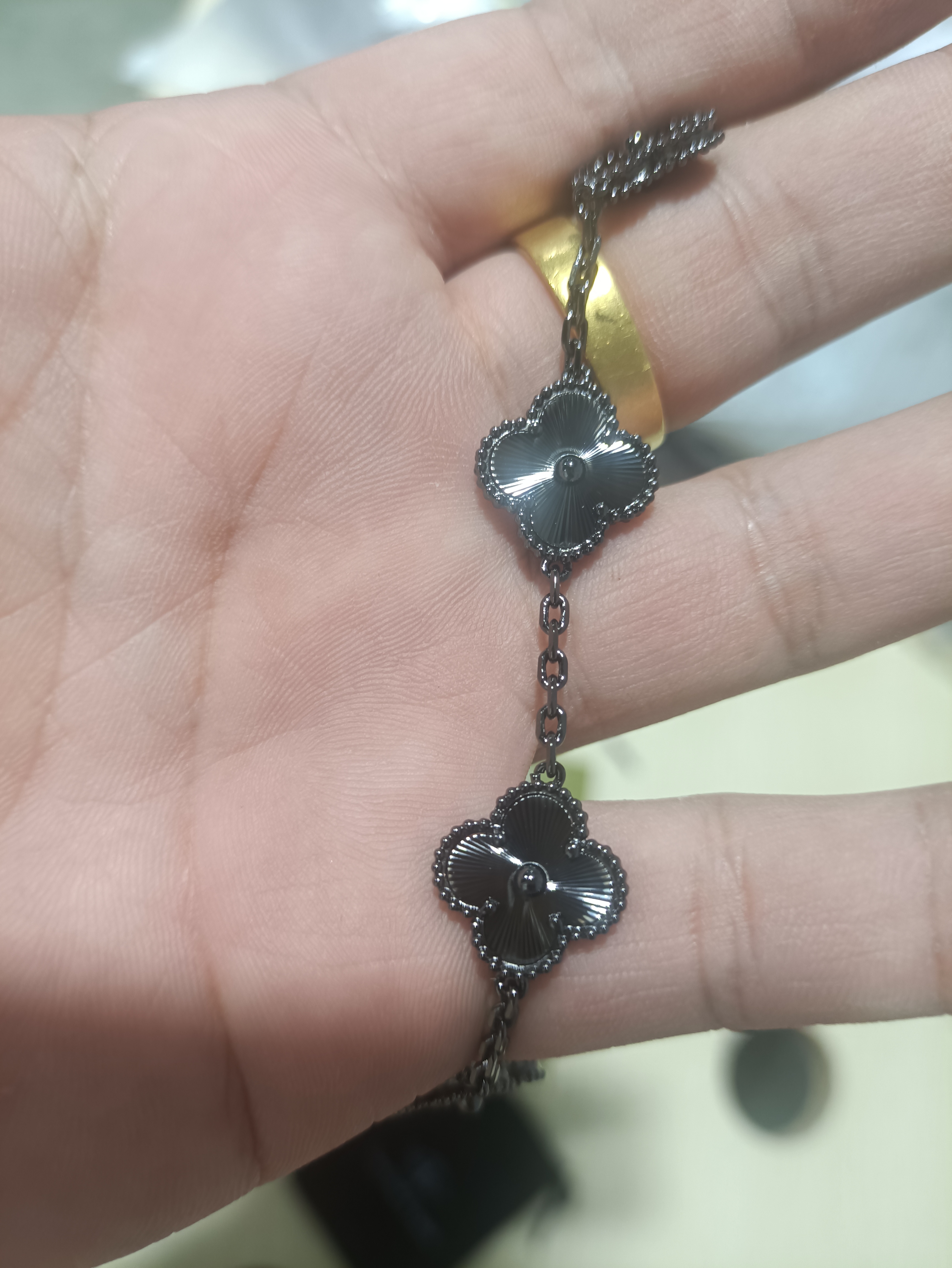 Van Cleef & Arpels four-leaf clover laser five-flower bracelet black