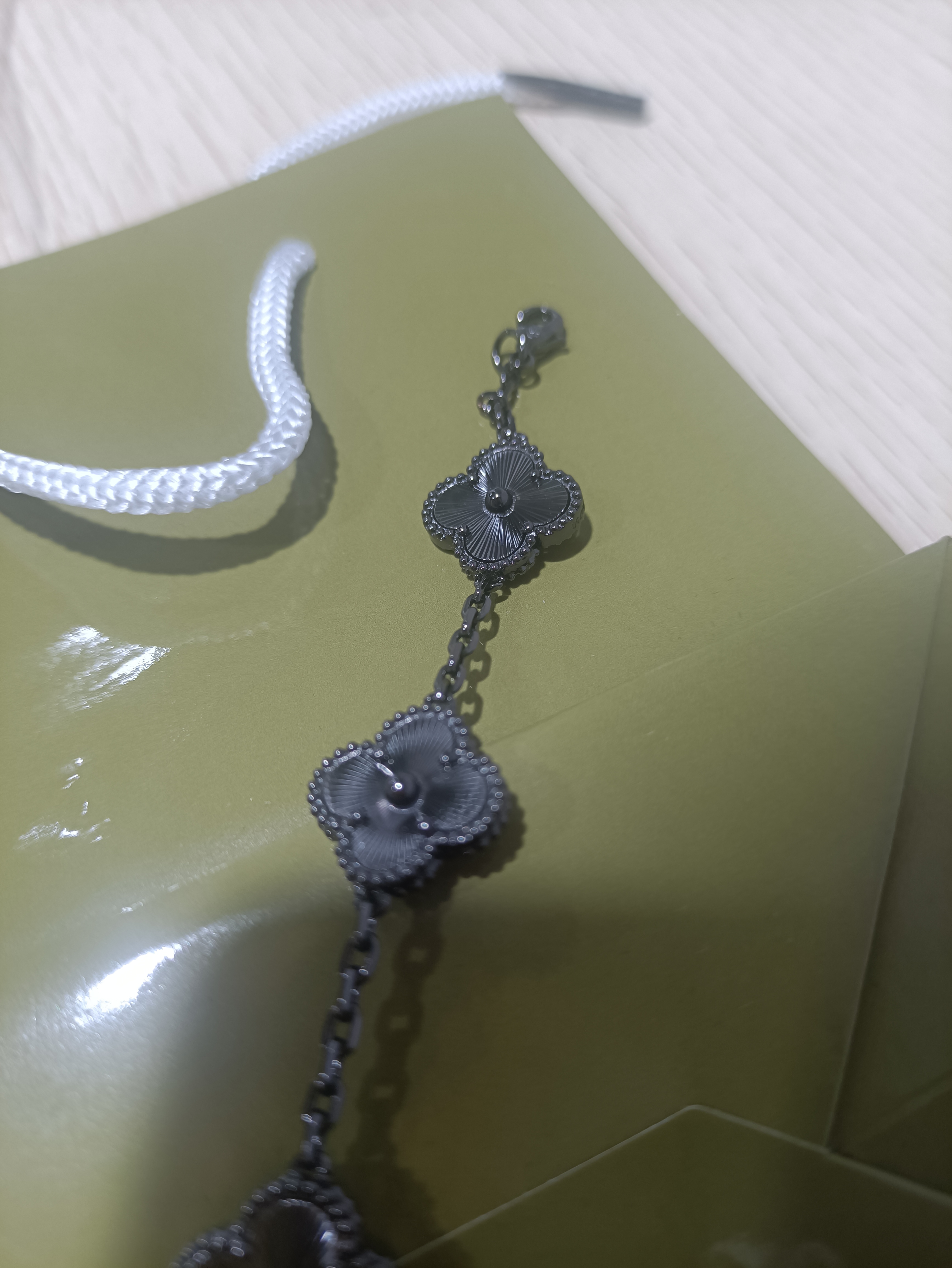 Van Cleef & Arpels four-leaf clover laser five-flower bracelet black