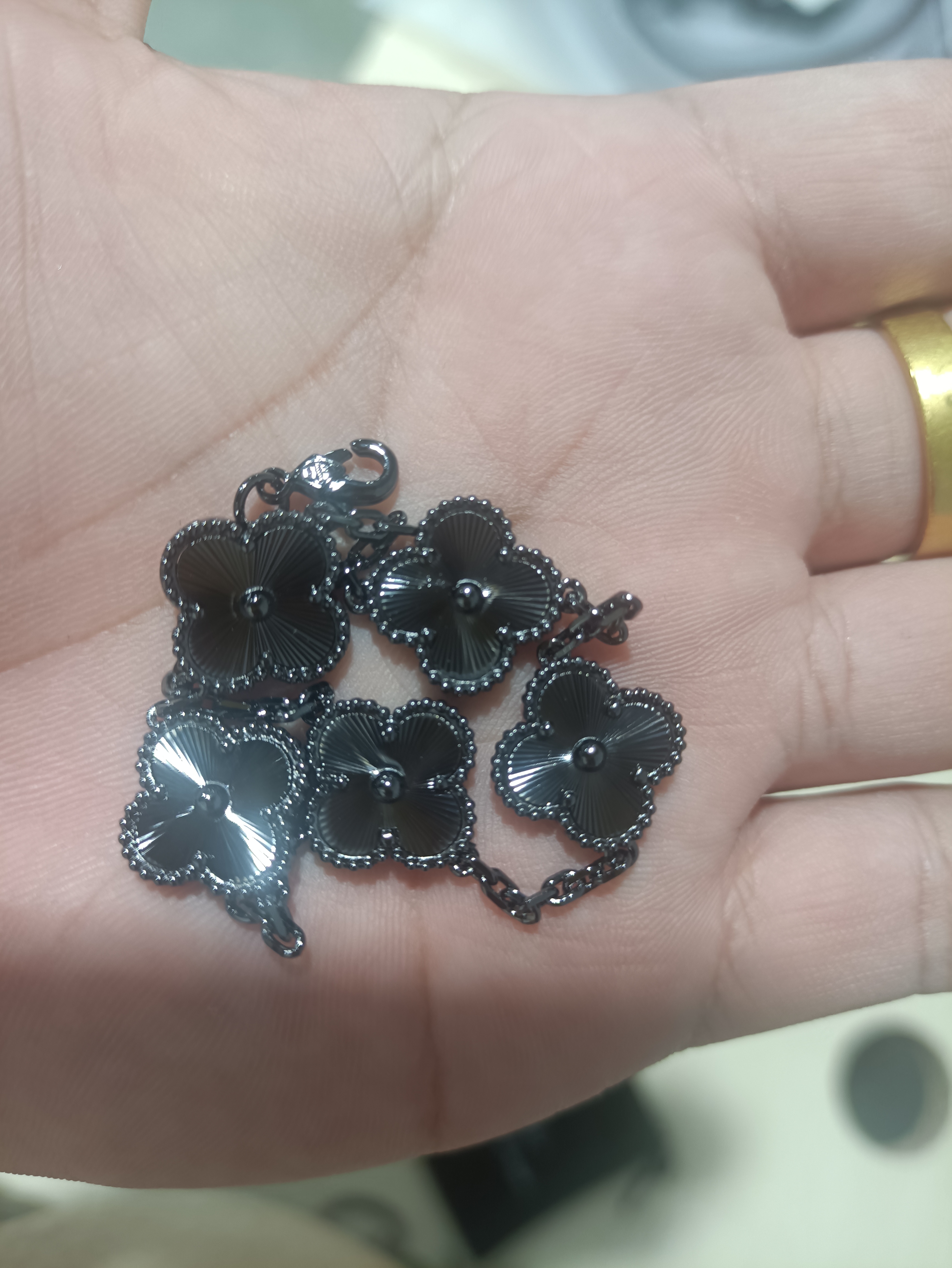 Van Cleef & Arpels four-leaf clover laser five-flower bracelet black