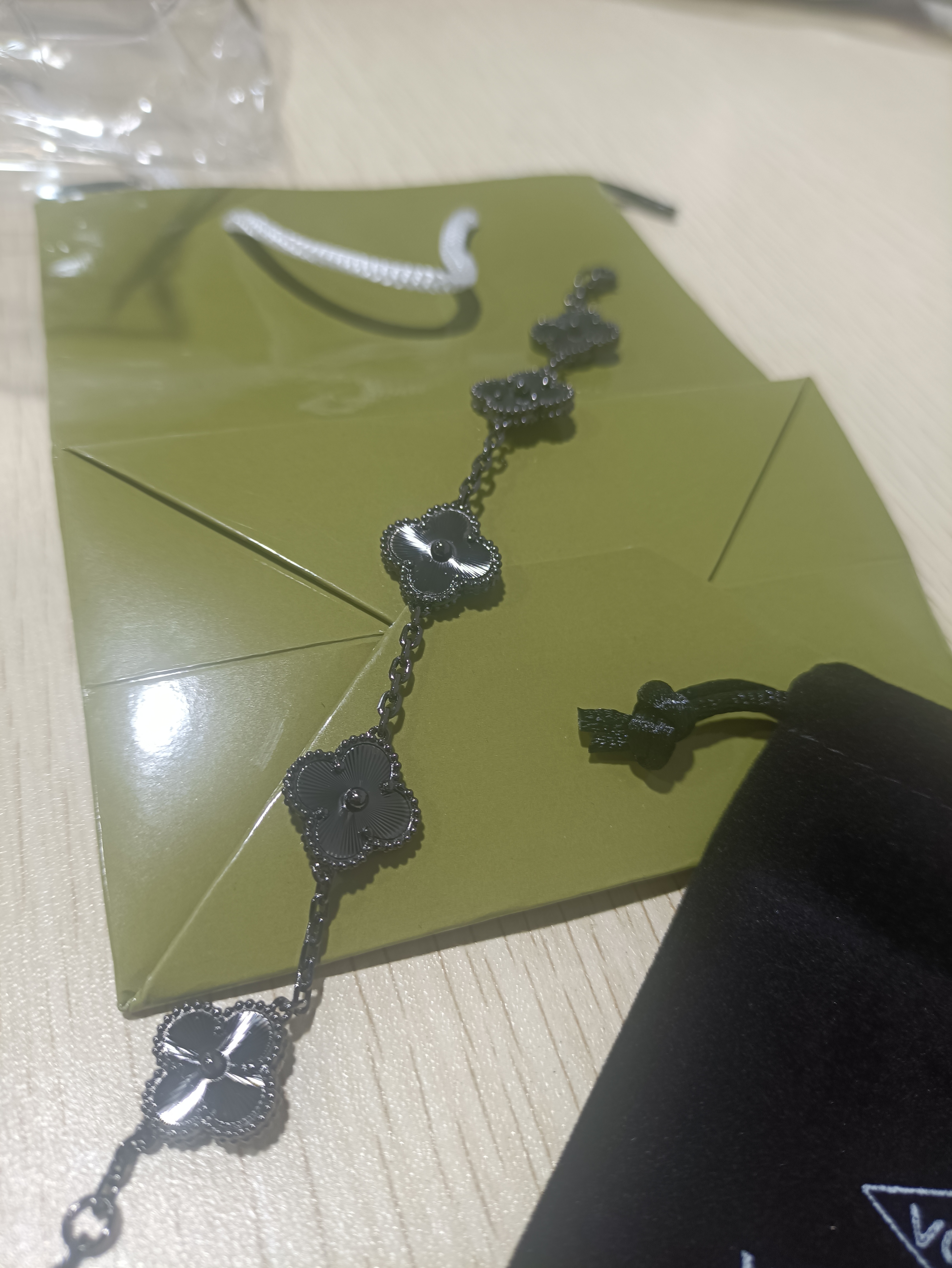 Van Cleef & Arpels four-leaf clover laser five-flower bracelet black