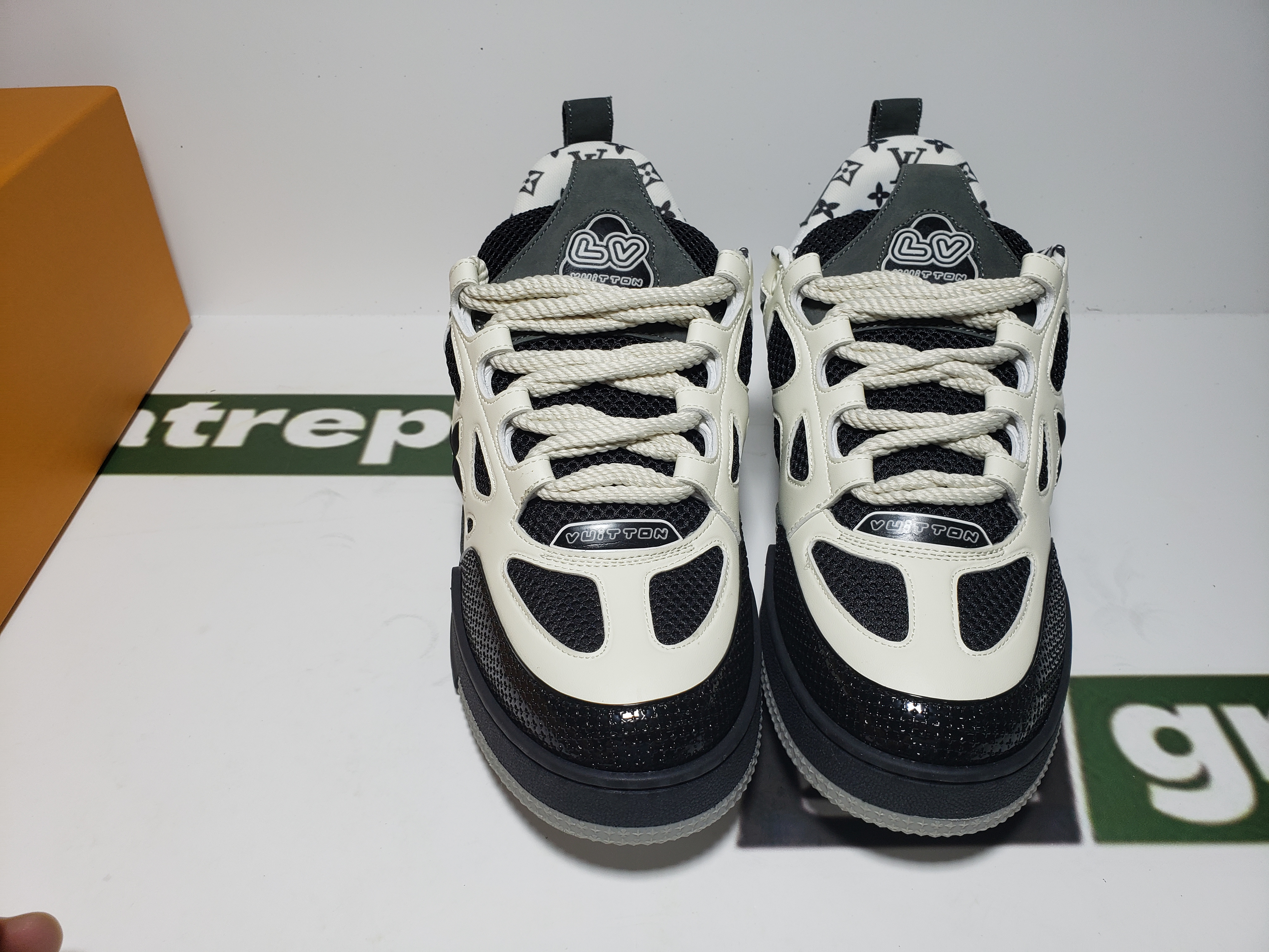 Replica Louis Vuitton LV Skate Sneaker Grey White