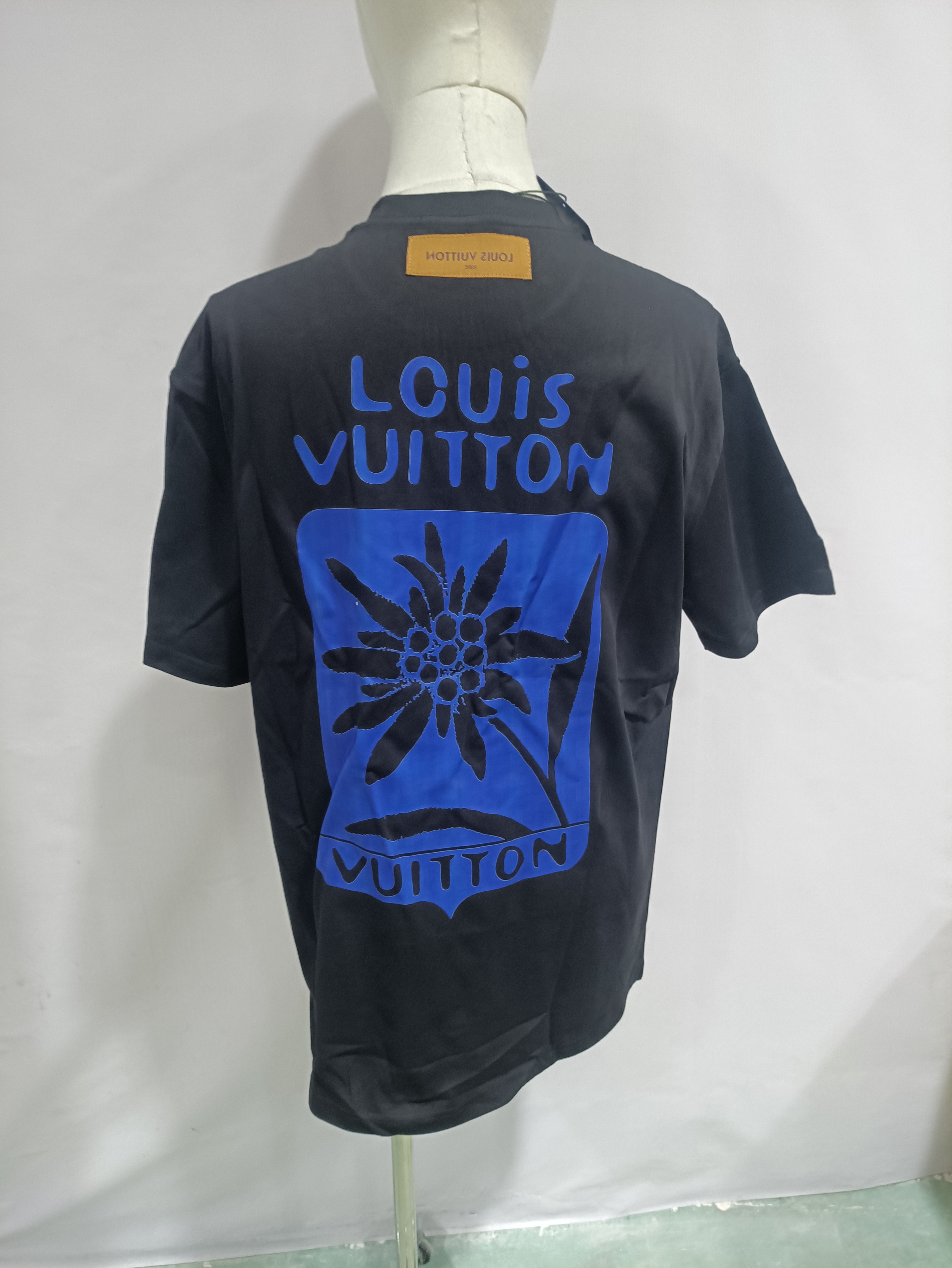 Louis Vuitton chrysanthemum print T-Shirts 1