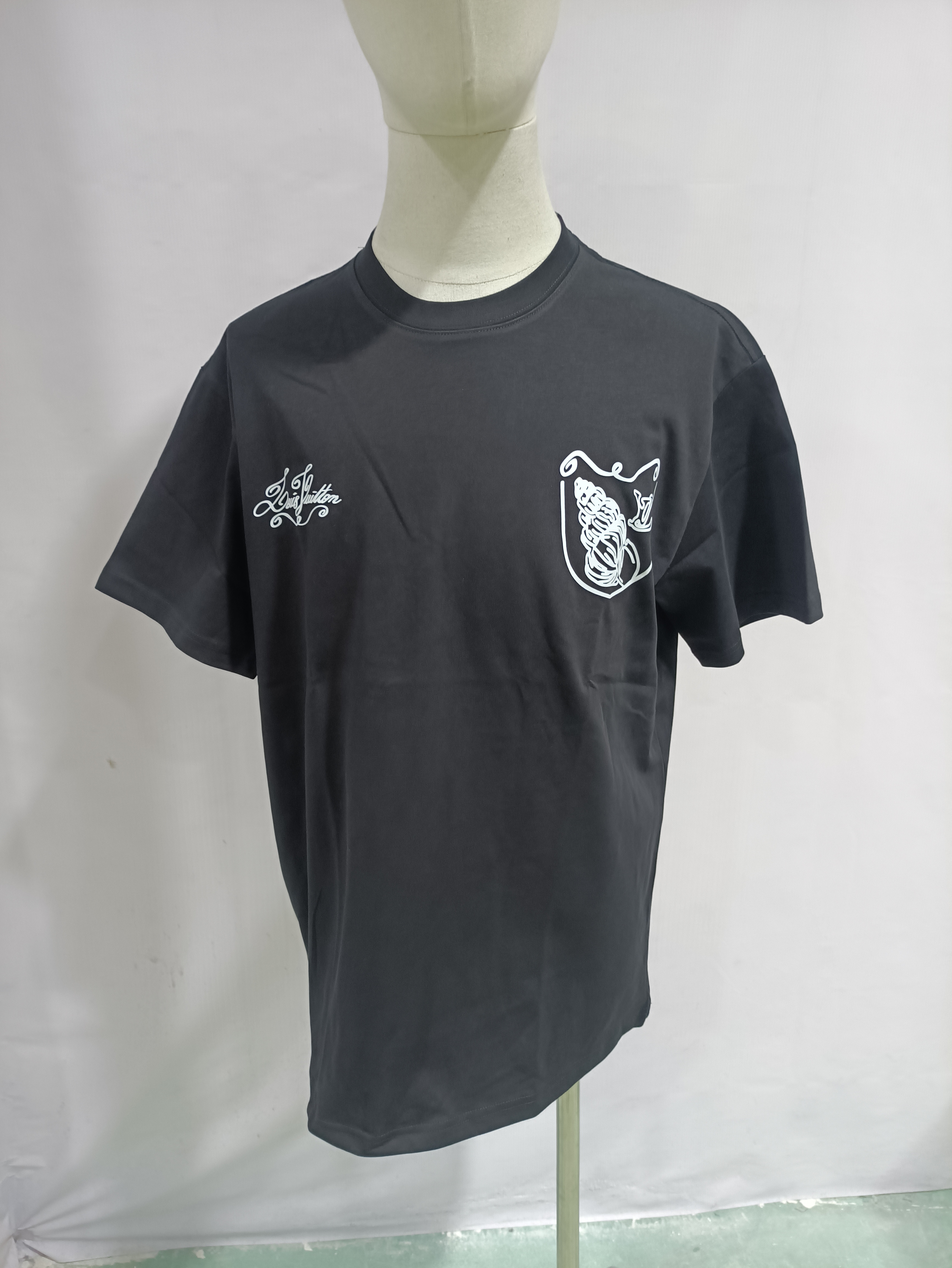 Louis Vuitton conch print T-Shirts 2