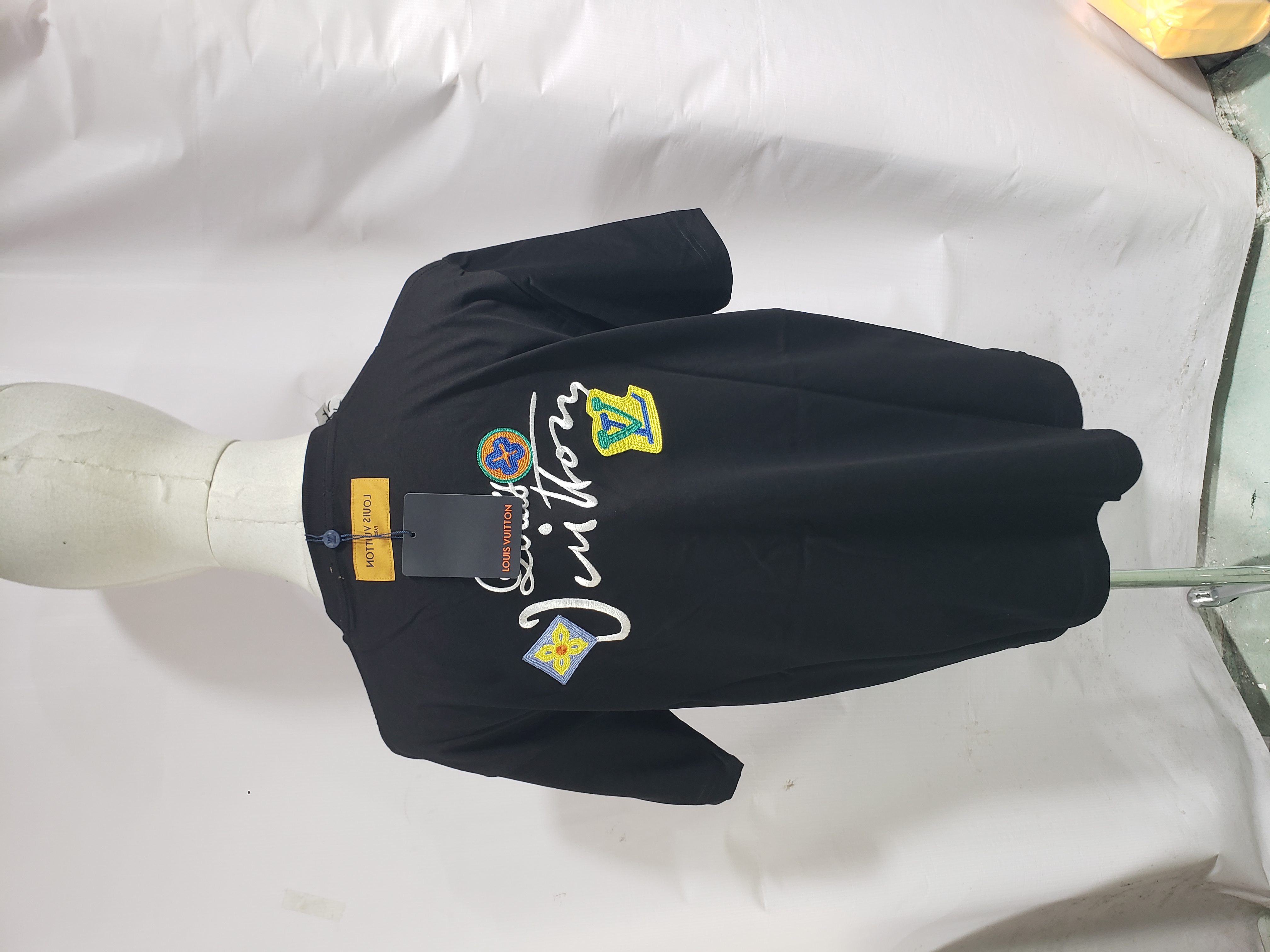 Louis Vuitton floral letter embroidered T-Shirts black