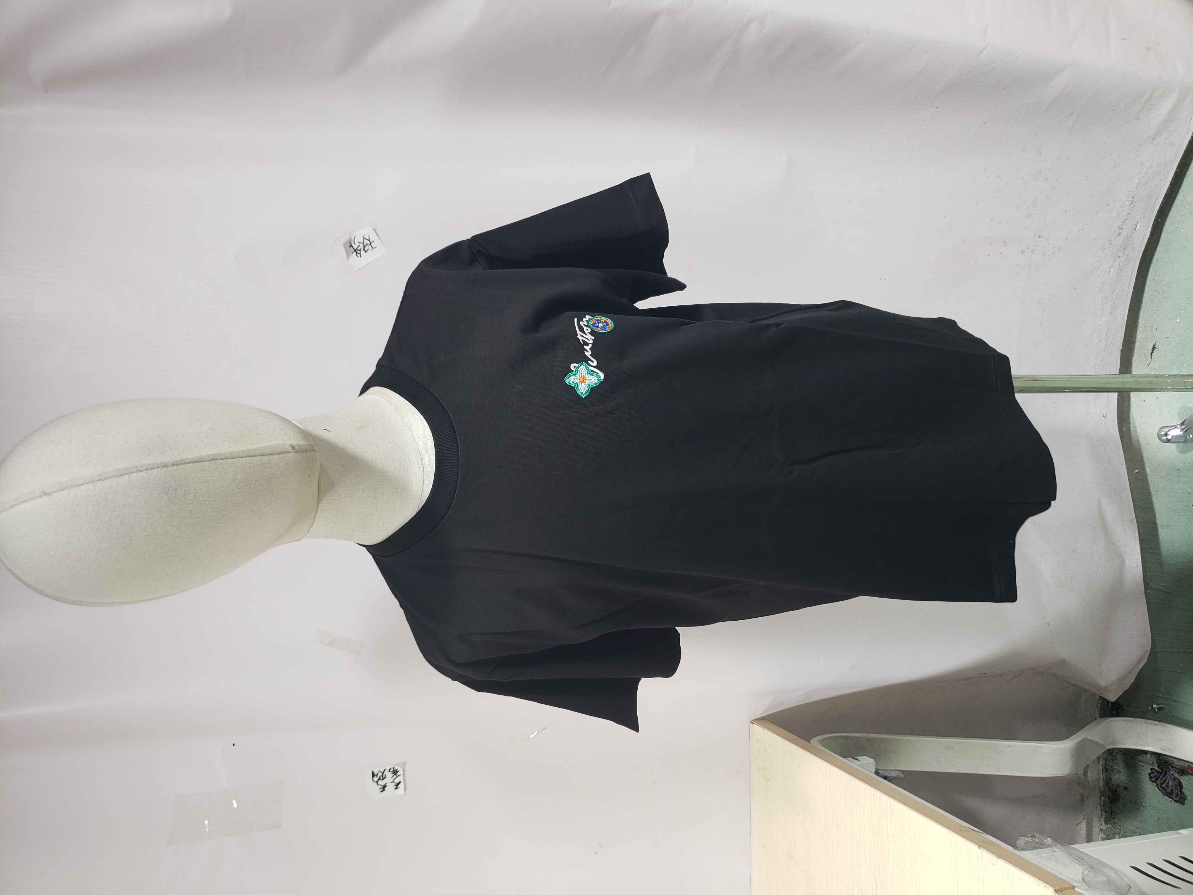 Louis Vuitton floral letter embroidered T-Shirts black