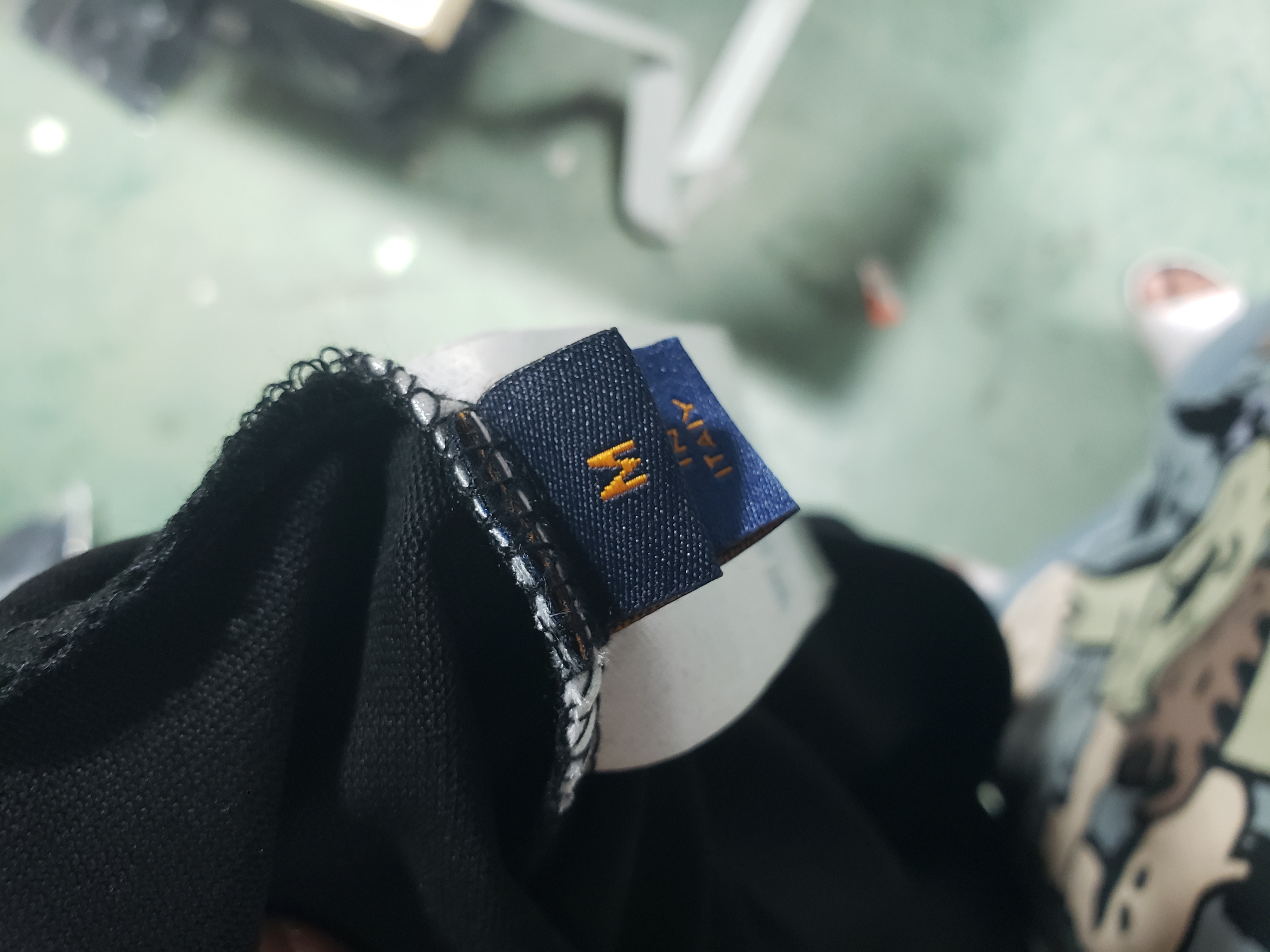 Louis Vuitton floral letter embroidered T-Shirts black