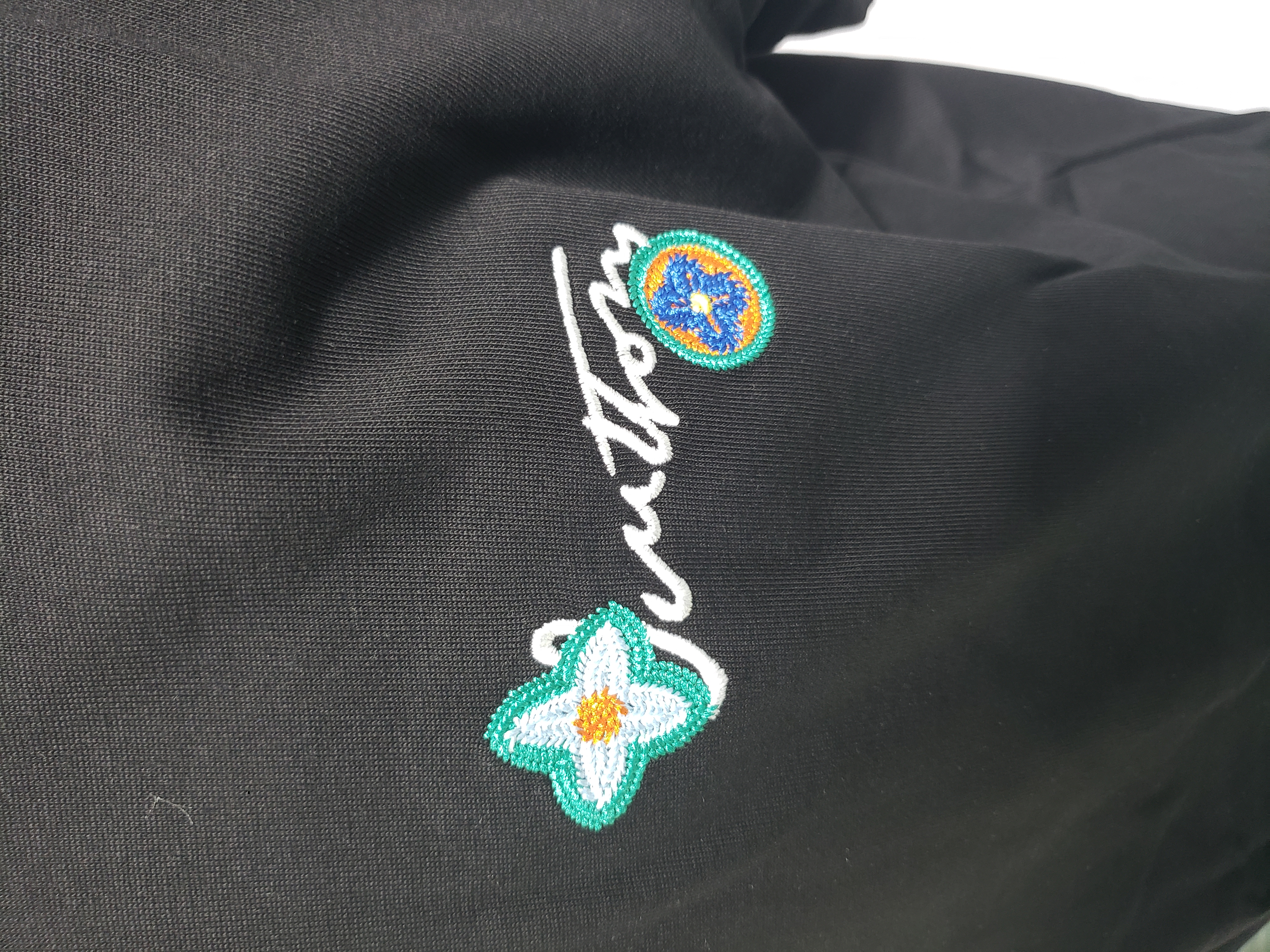 Louis Vuitton floral letter embroidered T-Shirts black