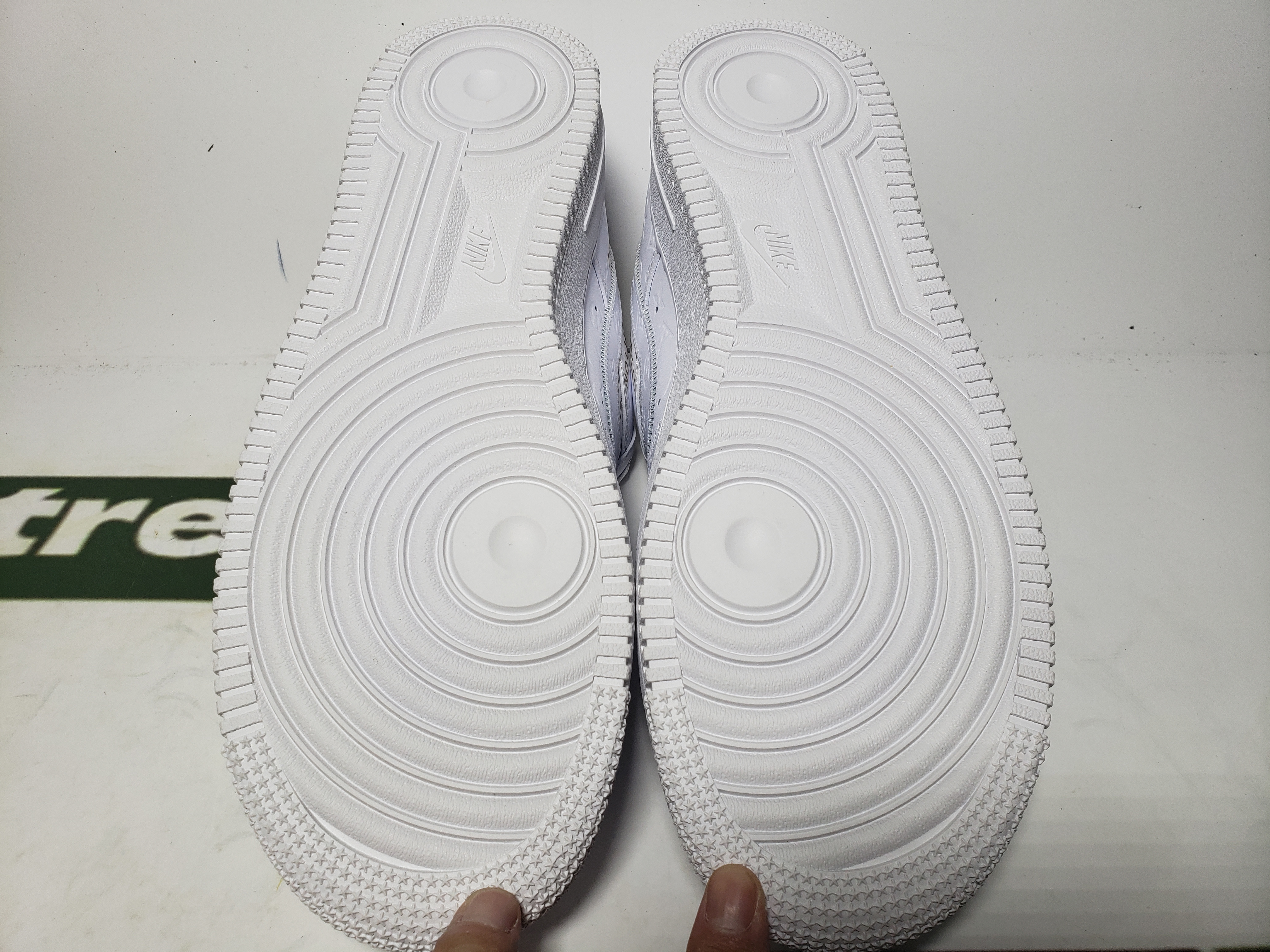 Replica Louis Vuitton x Nike Air Force 1 Triple White,LK0221