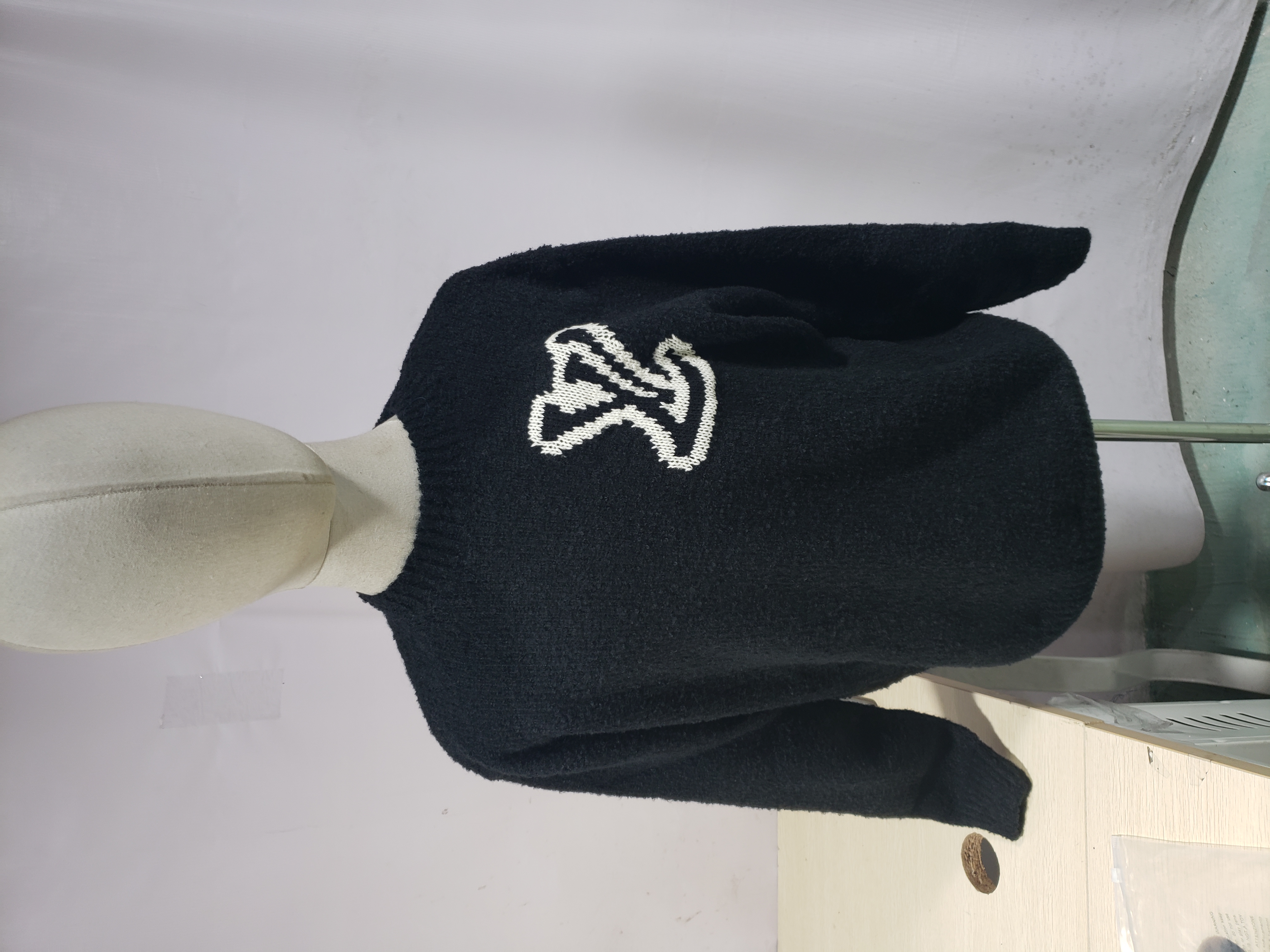 Louis Vuitton Classic LOGO sweater 1