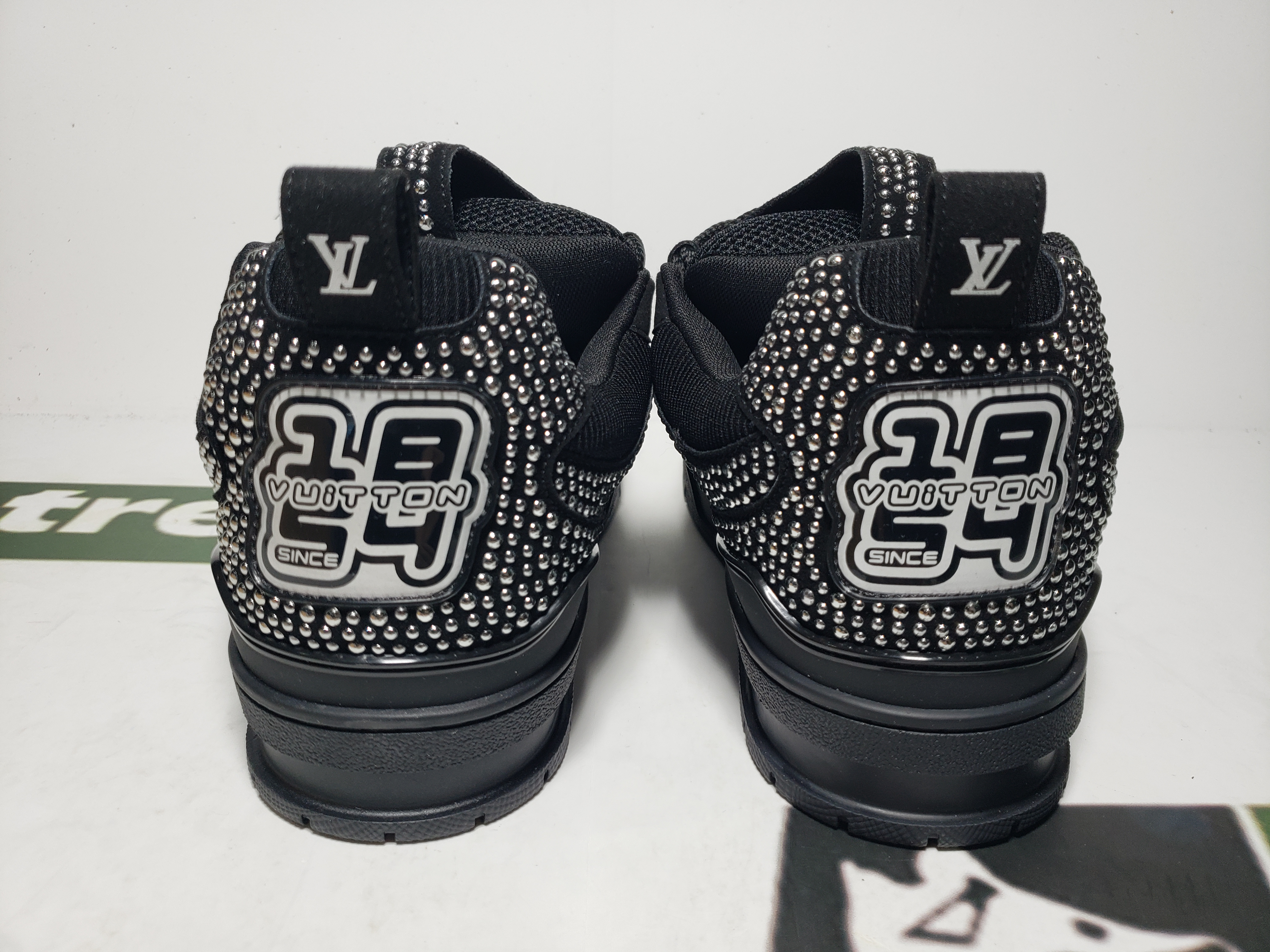 LOUIS VUITTON Trainer Black 2