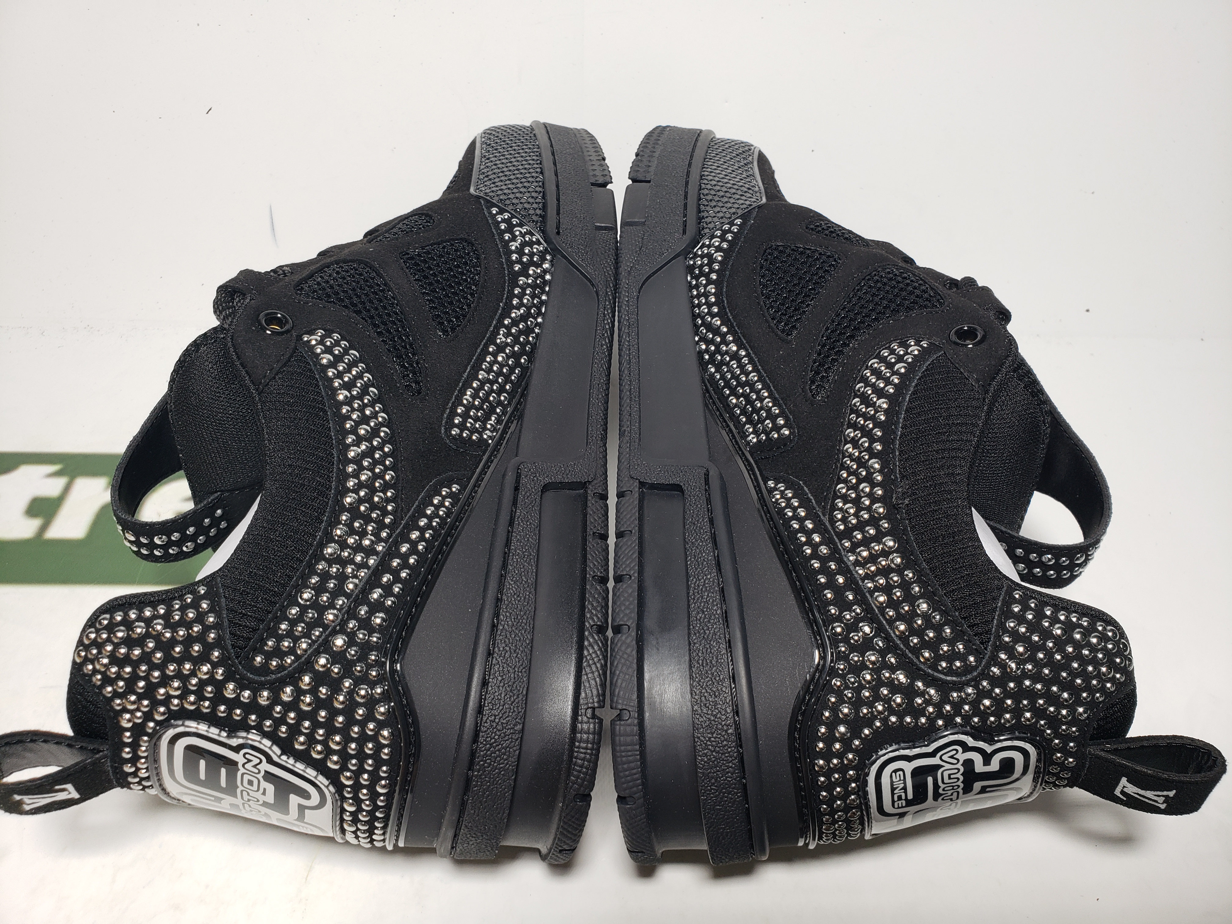 LOUIS VUITTON Trainer Black 2