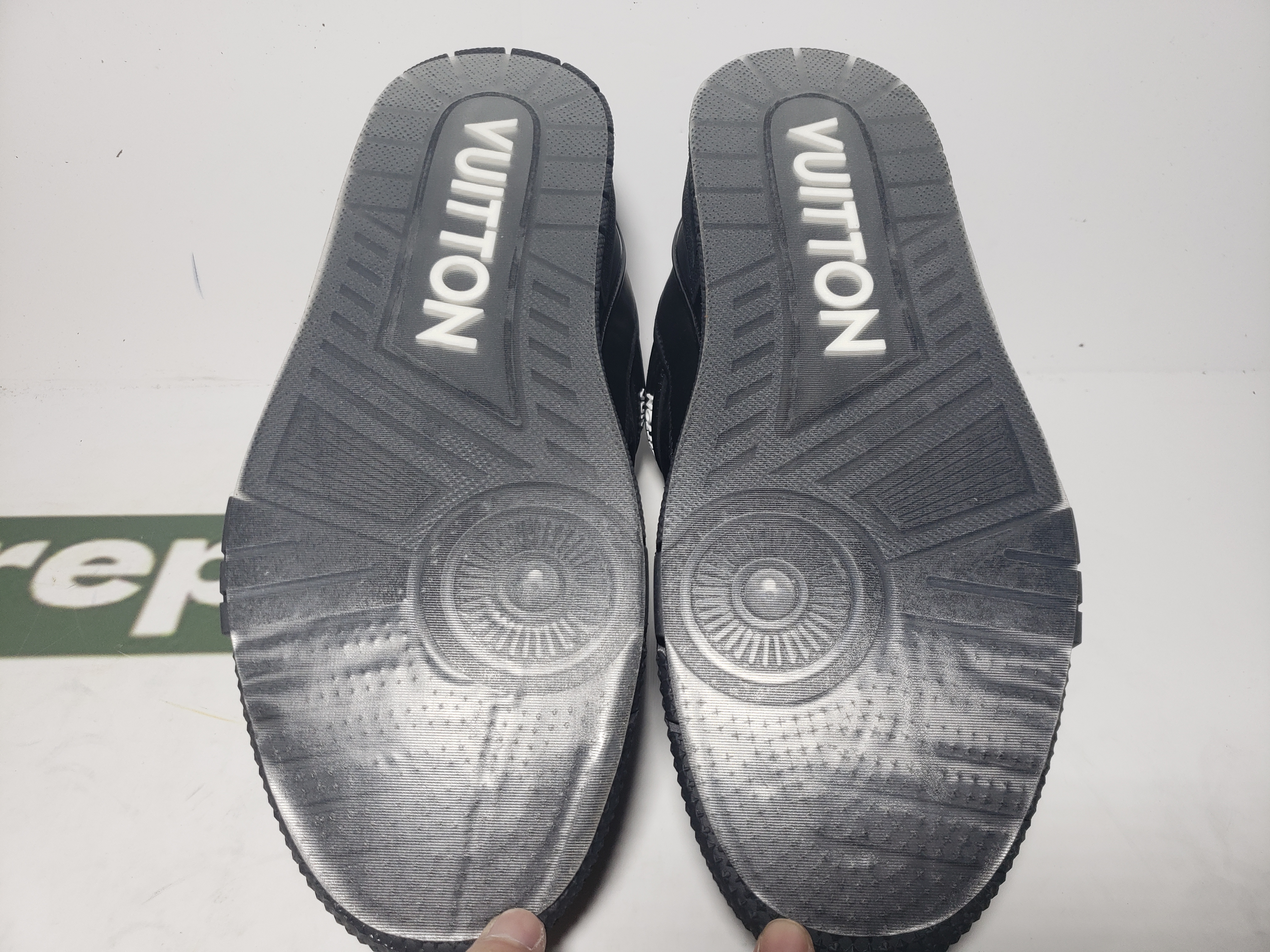 Replica Louis Vuitton Trainer All Black Embossing,1AARER