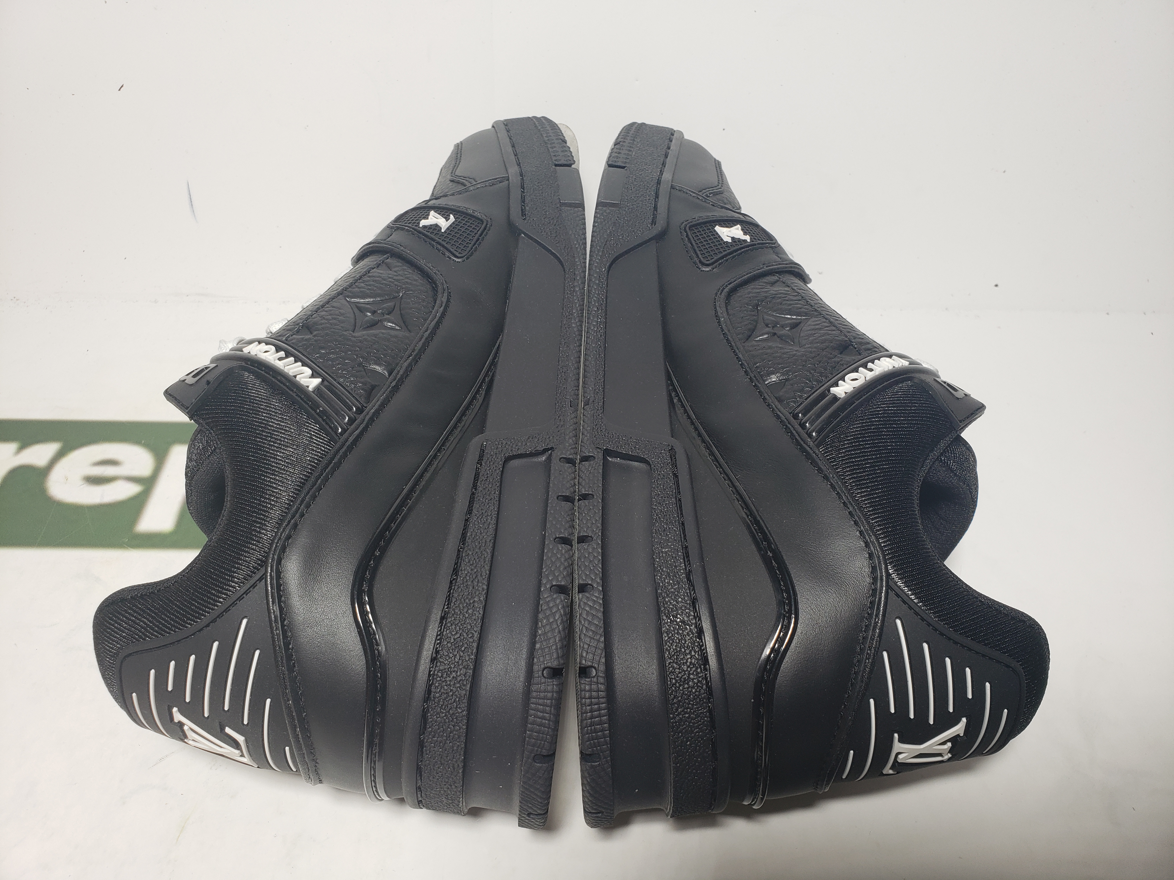 Replica Louis Vuitton Trainer All Black Embossing,1AARER