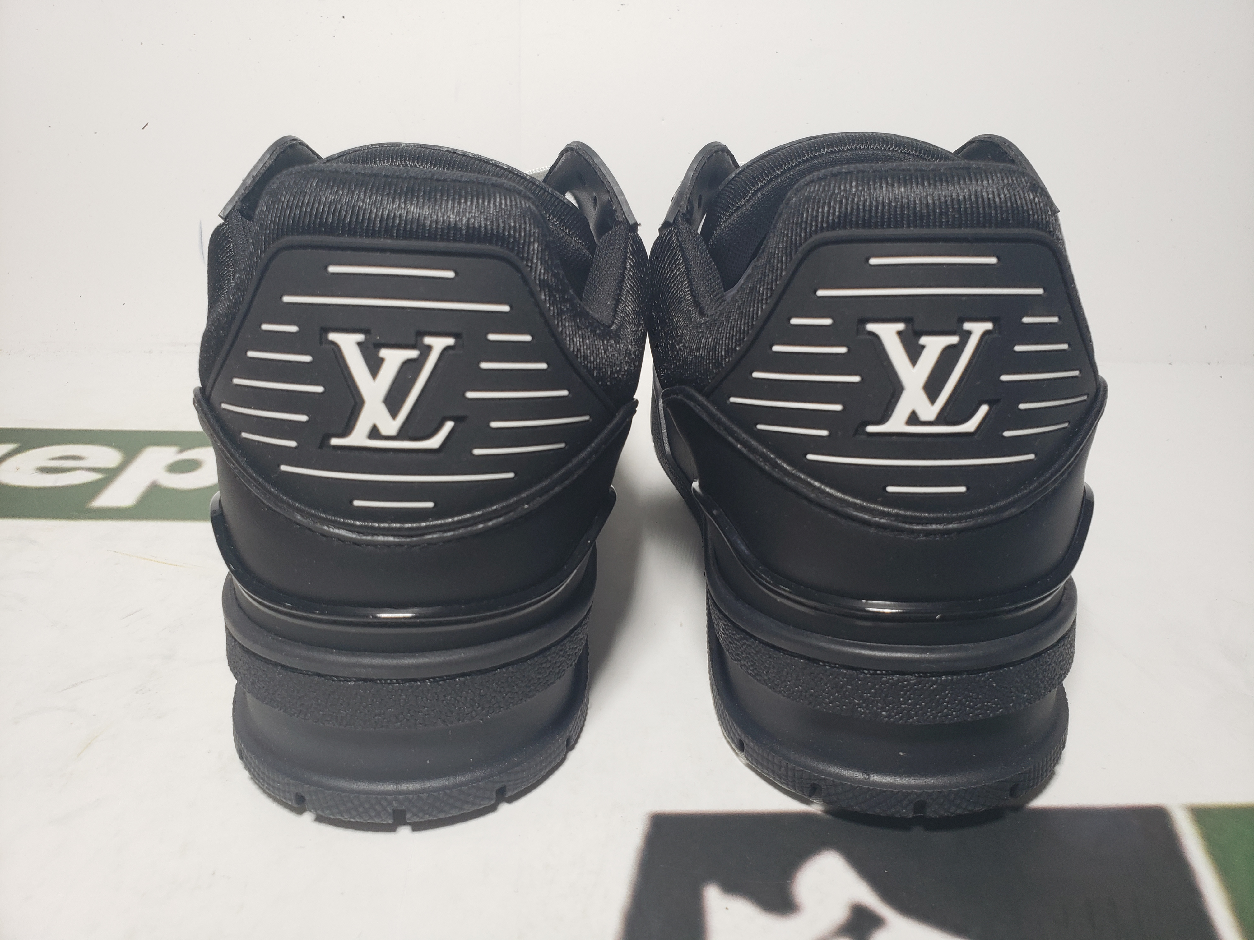 Replica Louis Vuitton Trainer All Black Embossing,1AARER