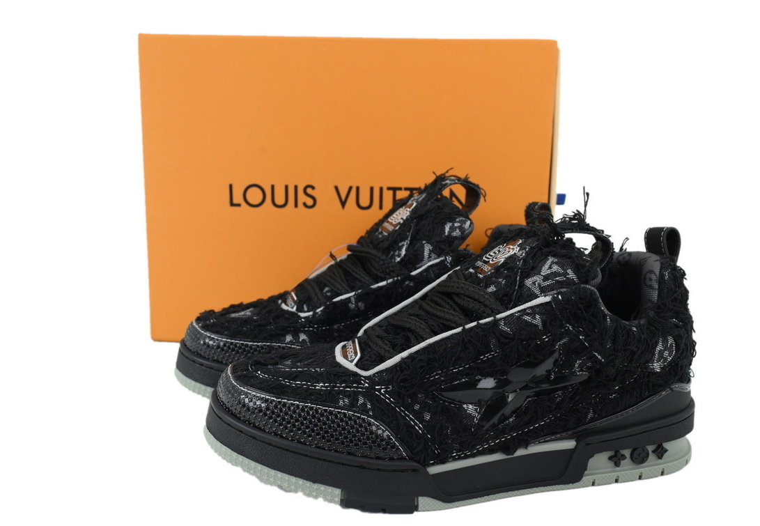 Replica LOUIS VUITTON Plum Blossom Drill in Black